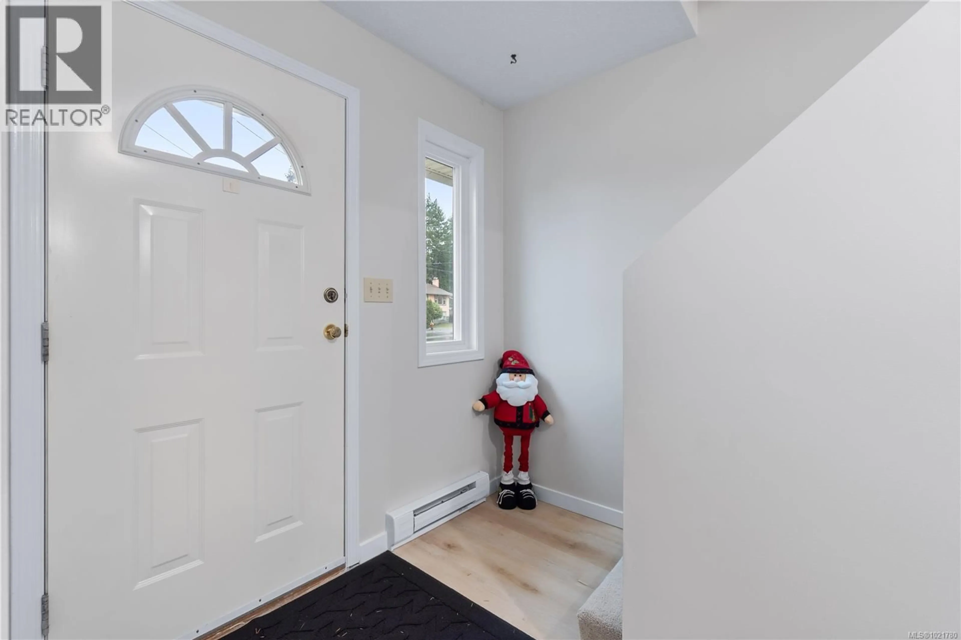 Indoor entryway for 2629 LABIEUX ROAD, Nanaimo British Columbia V9T3N3