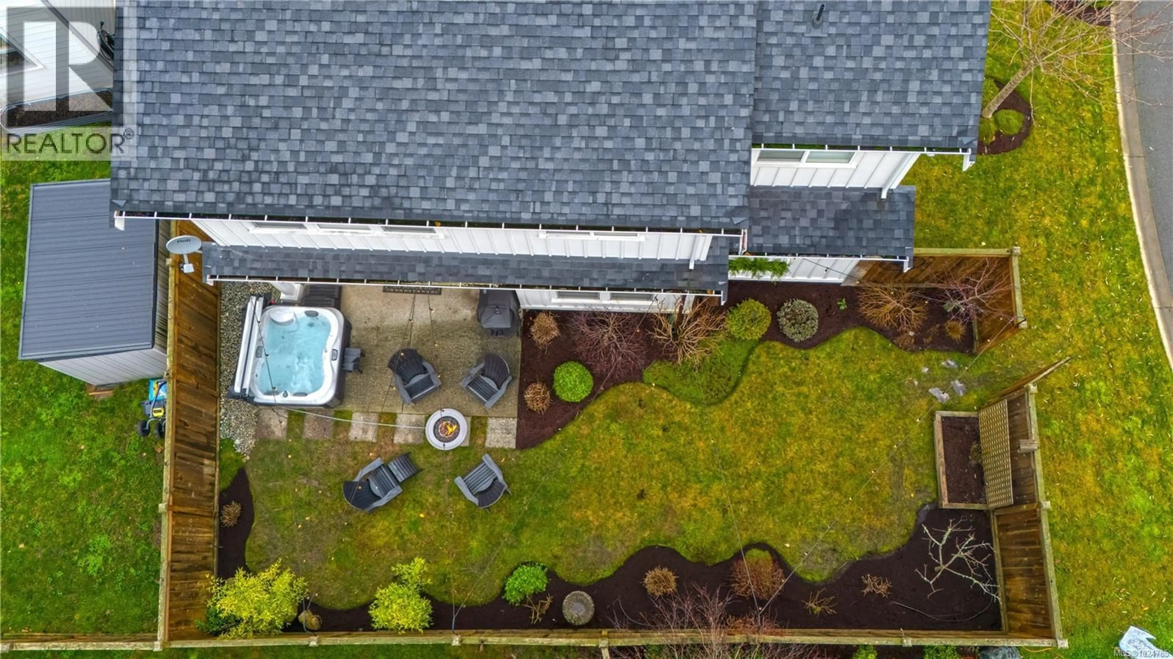 A pic from outside/outdoor area/front of a property/back of a property/a pic from drone, unknown for 17 JEDSTONE PLACE, View Royal British Columbia V9B0V3