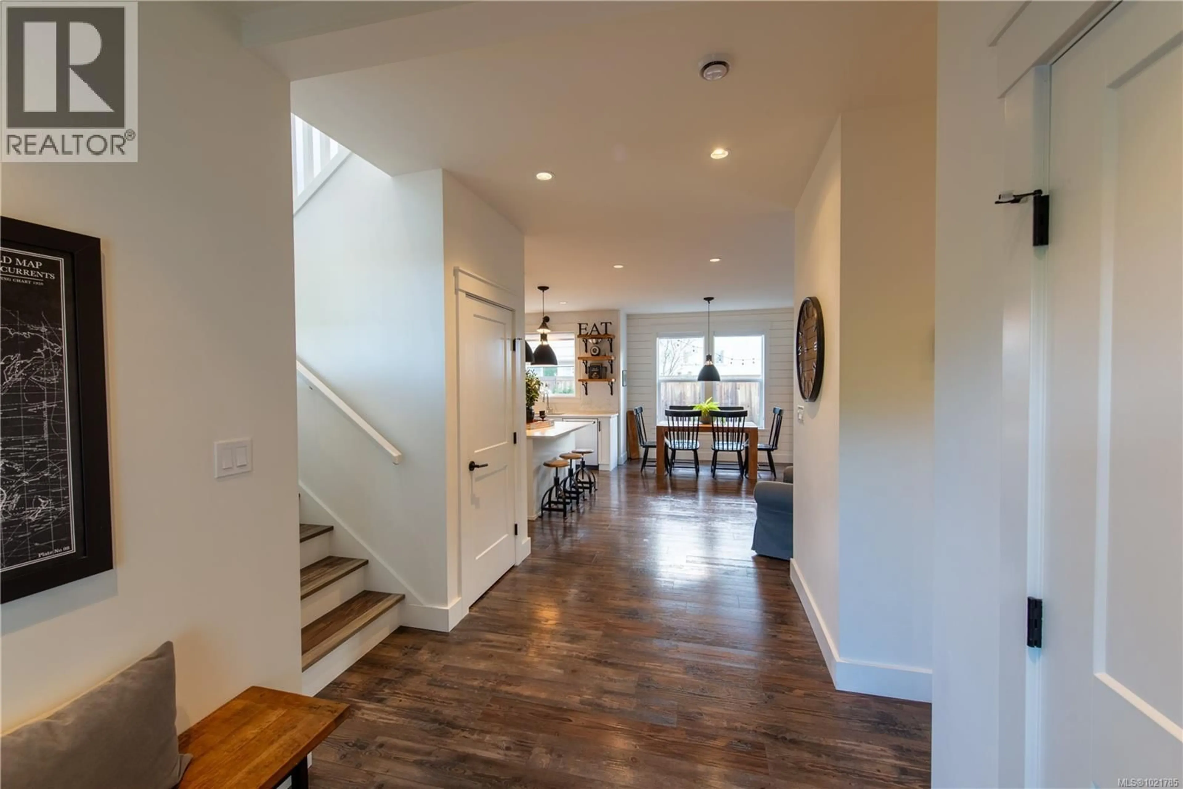 Indoor entryway for 17 JEDSTONE PLACE, View Royal British Columbia V9B0V3