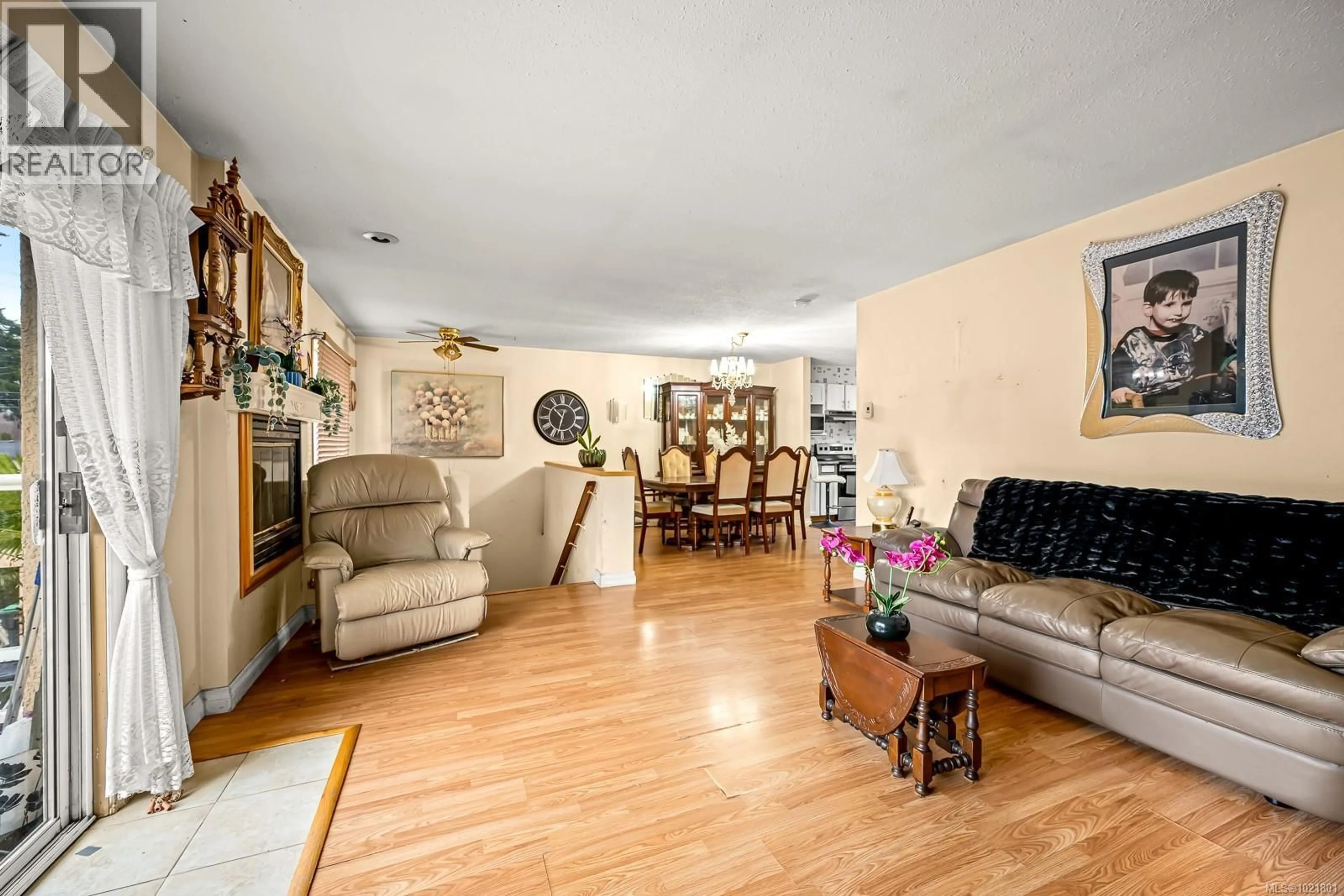 Living room with furniture, unknown for 2316B WILLEMAR AVENUE, Courtenay British Columbia V9N3M8