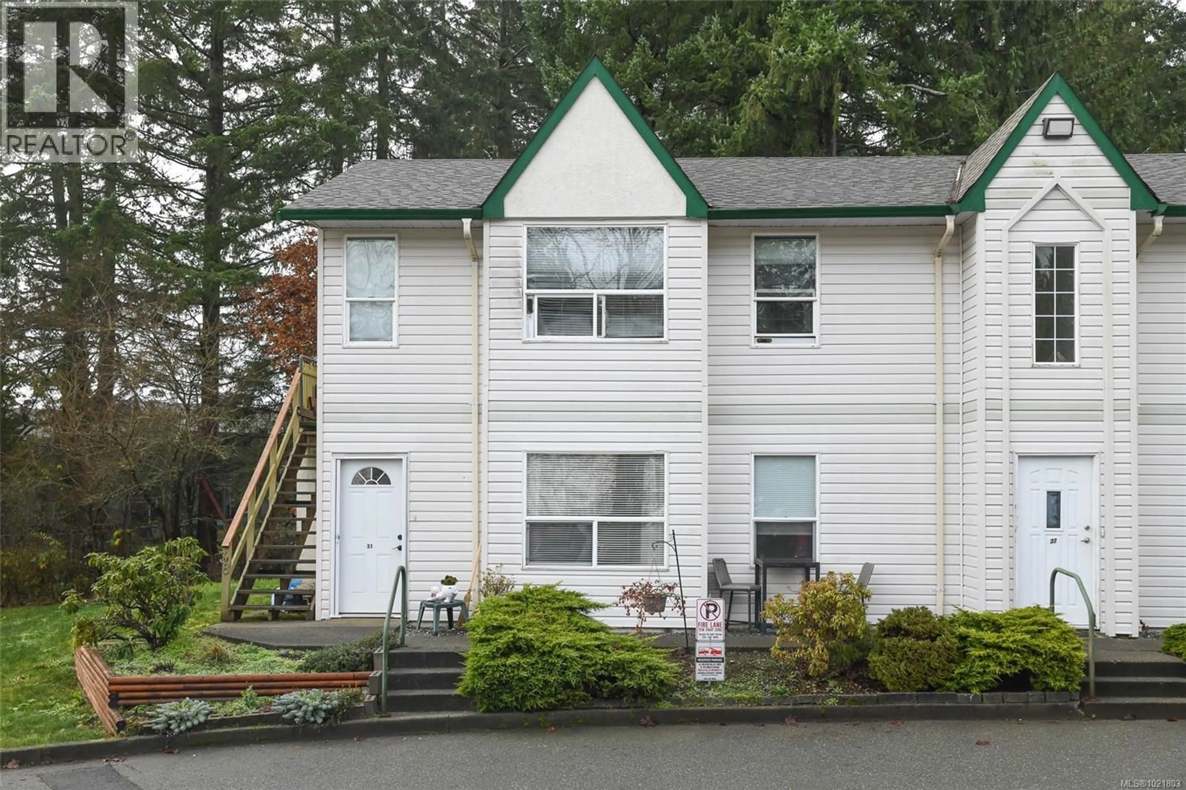 Home with vinyl exterior material, street for 31 - 1535 DINGWALL ROAD, Courtenay British Columbia V9N3S8