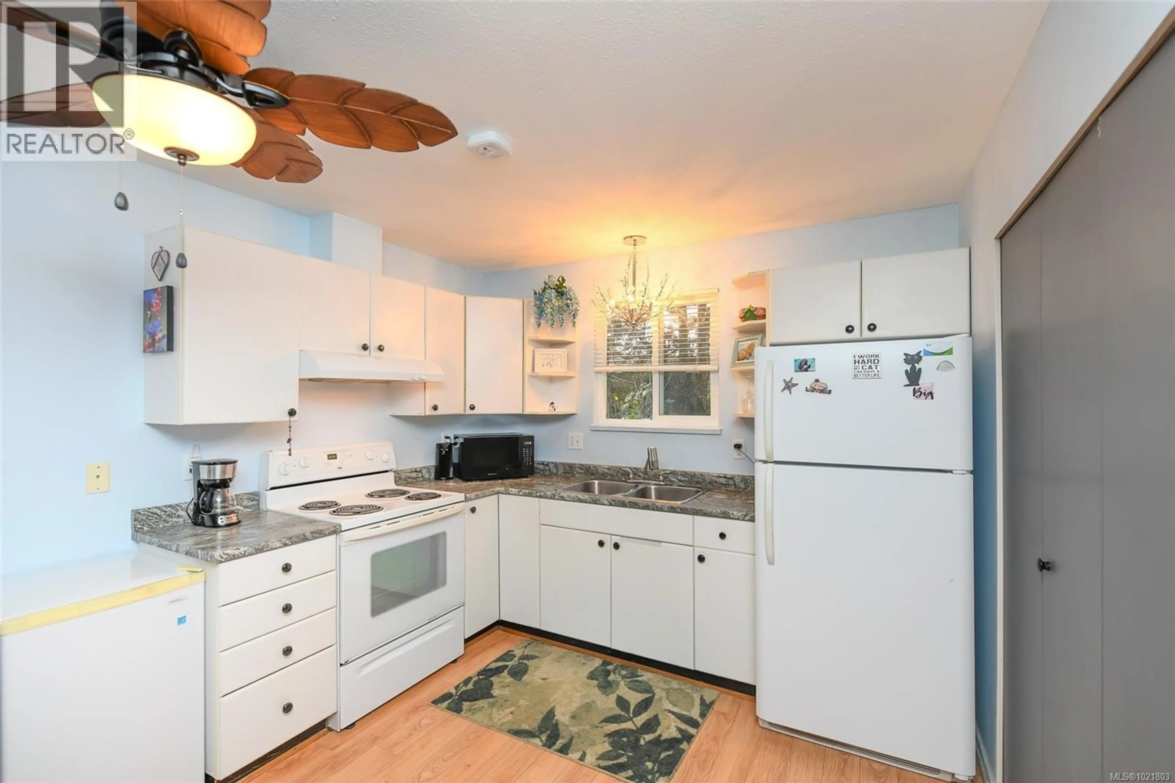Standard kitchen, unknown for 31 - 1535 DINGWALL ROAD, Courtenay British Columbia V9N3S8