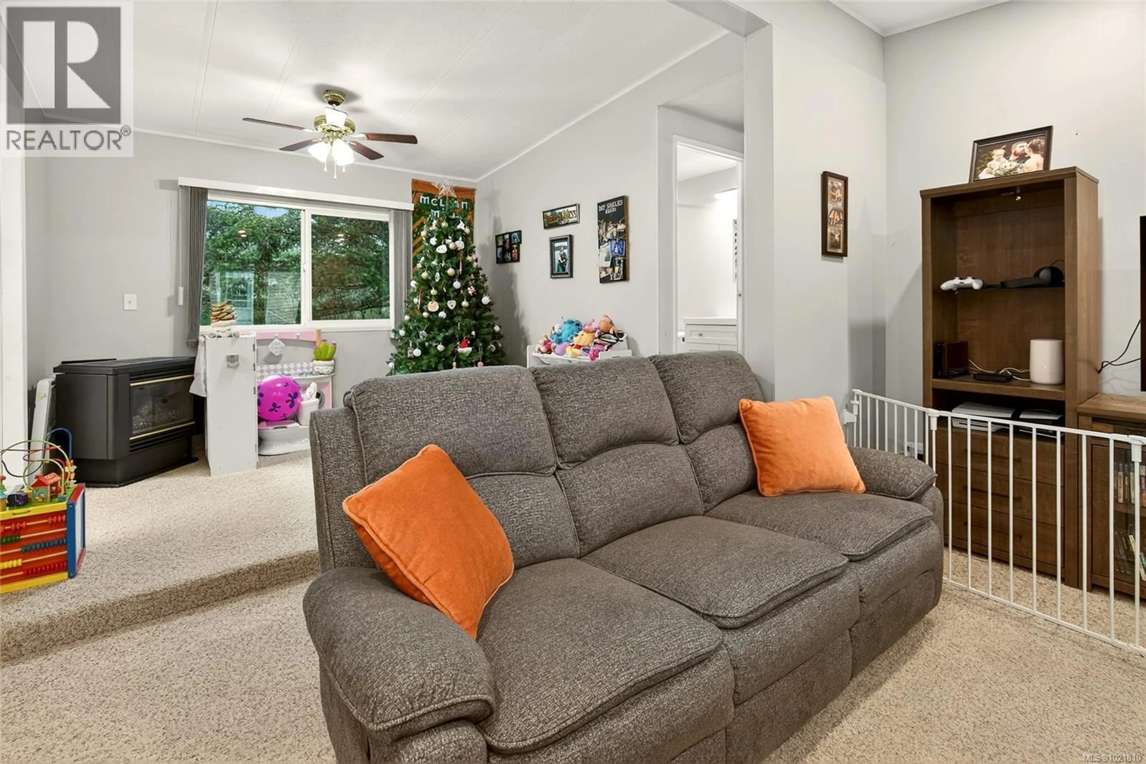 Living room with furniture, unknown for 28 - 6225 LUGRIN ROAD, Port Alberni British Columbia V9Y8G5