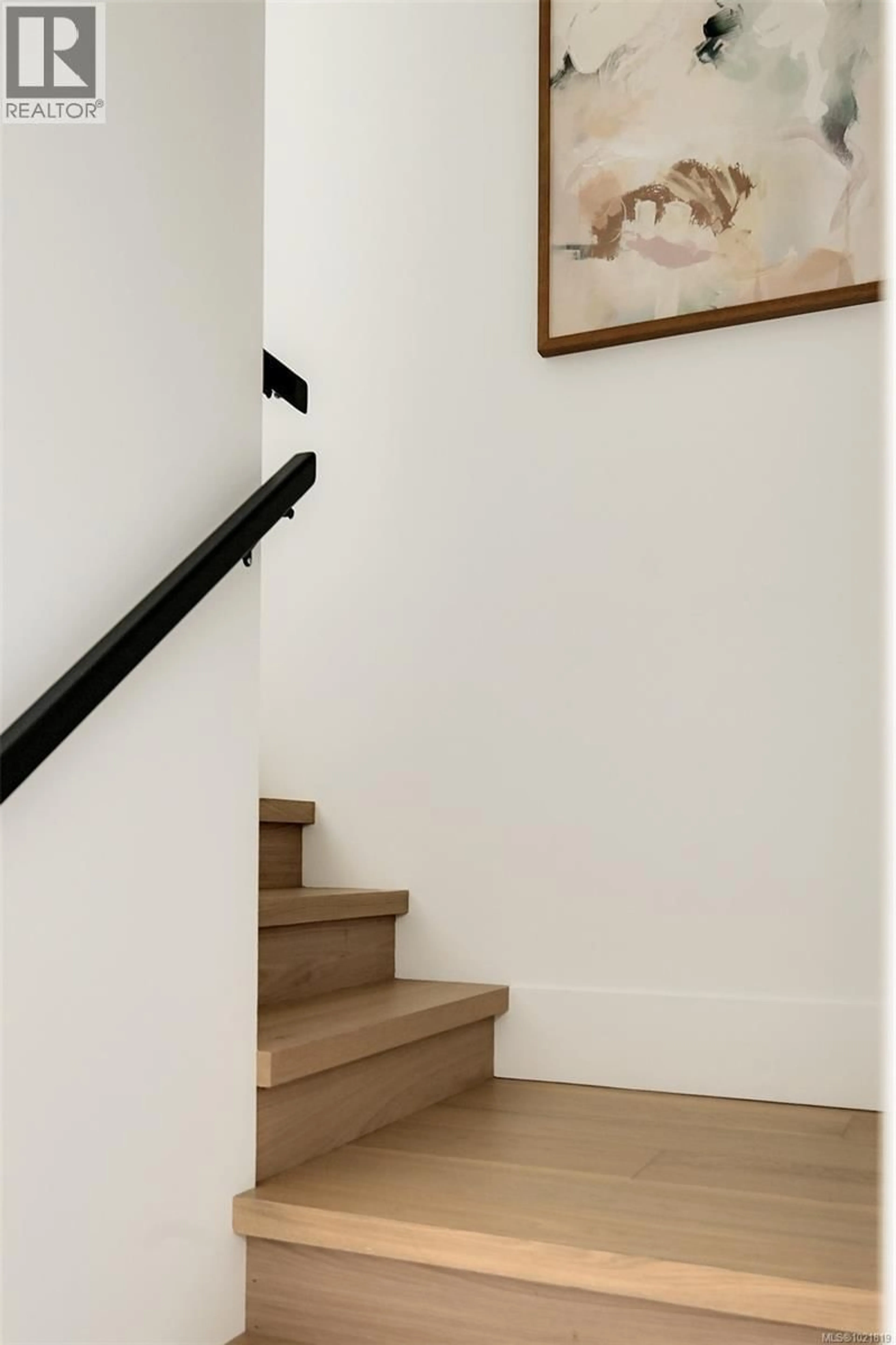 Stairs for 2 - 2268 BOWKER AVENUE, Oak Bay British Columbia V8R2E4