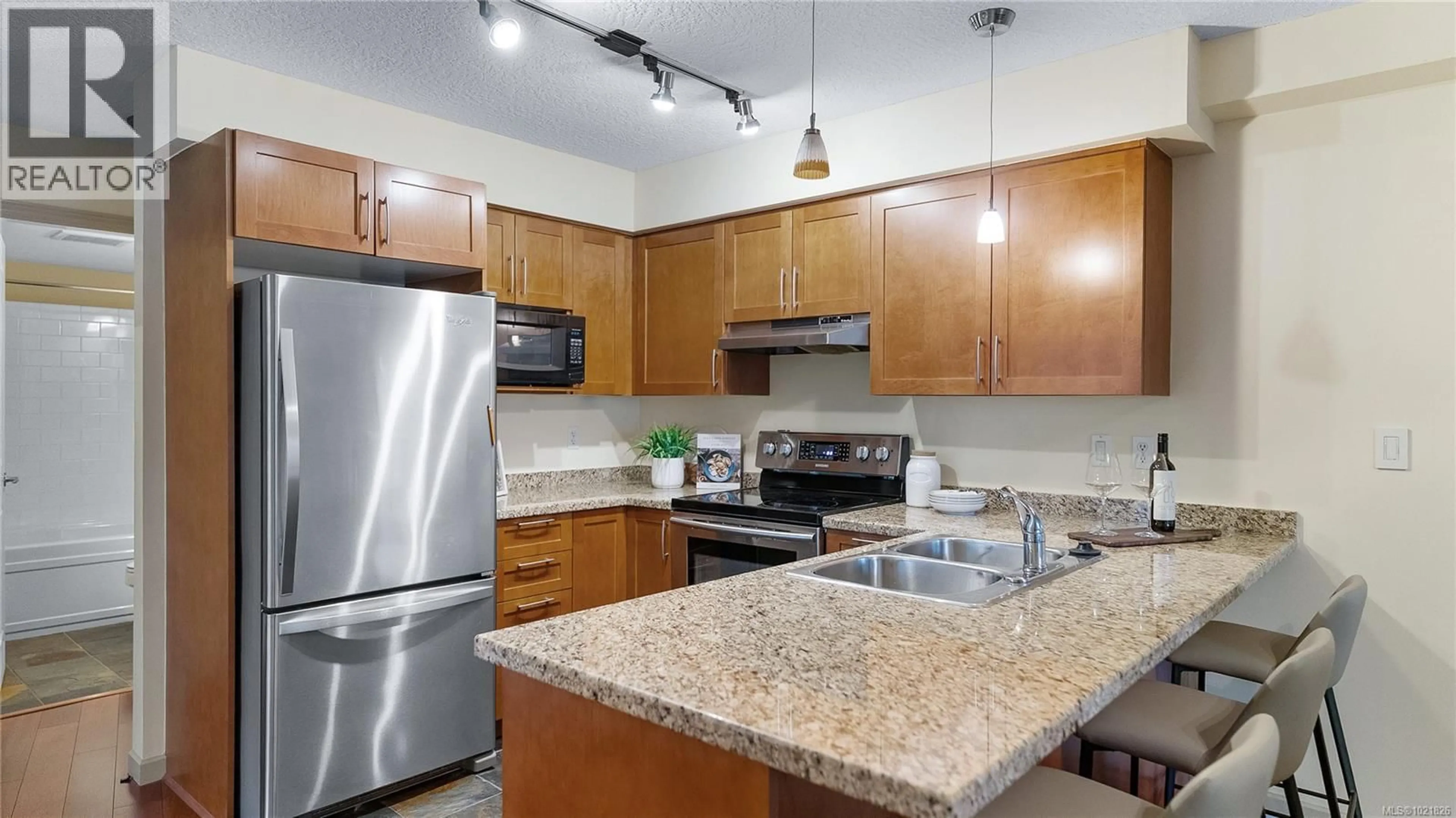 Standard kitchen, unknown for 409 - 827 FAIRFIELD ROAD, Victoria British Columbia V8V5B2