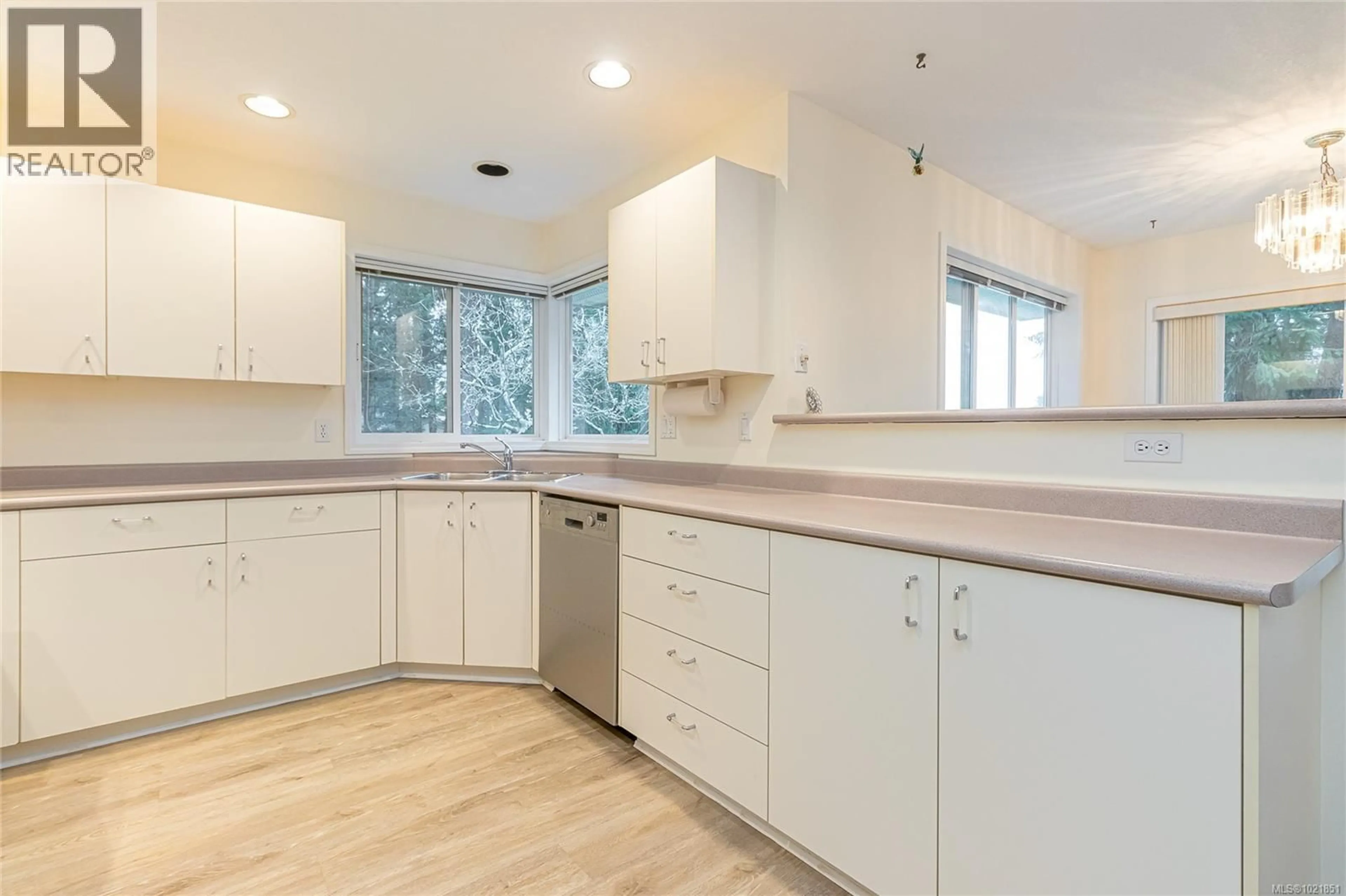 Open concept kitchen, unknown for 624 WEMBLEY ROAD, Parksville British Columbia V9P2B4