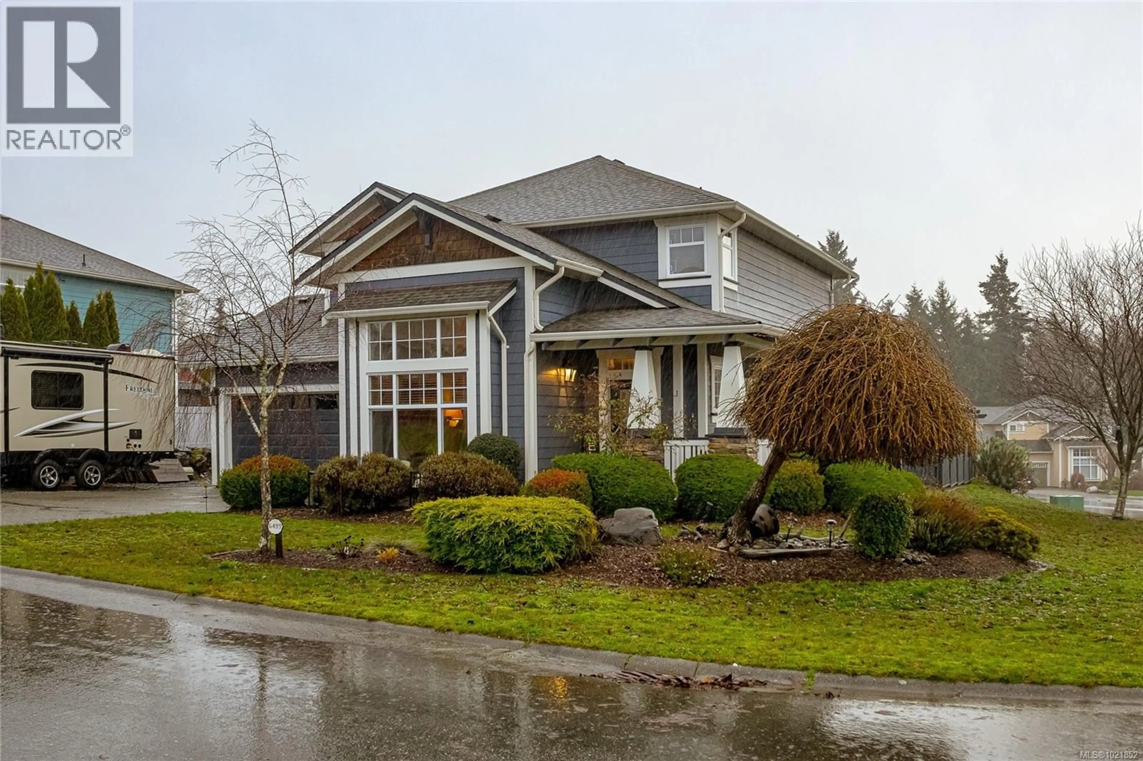 Home with vinyl exterior material, street for 6499 BEECHWOOD PLACE, Sooke British Columbia V9Z0Y7