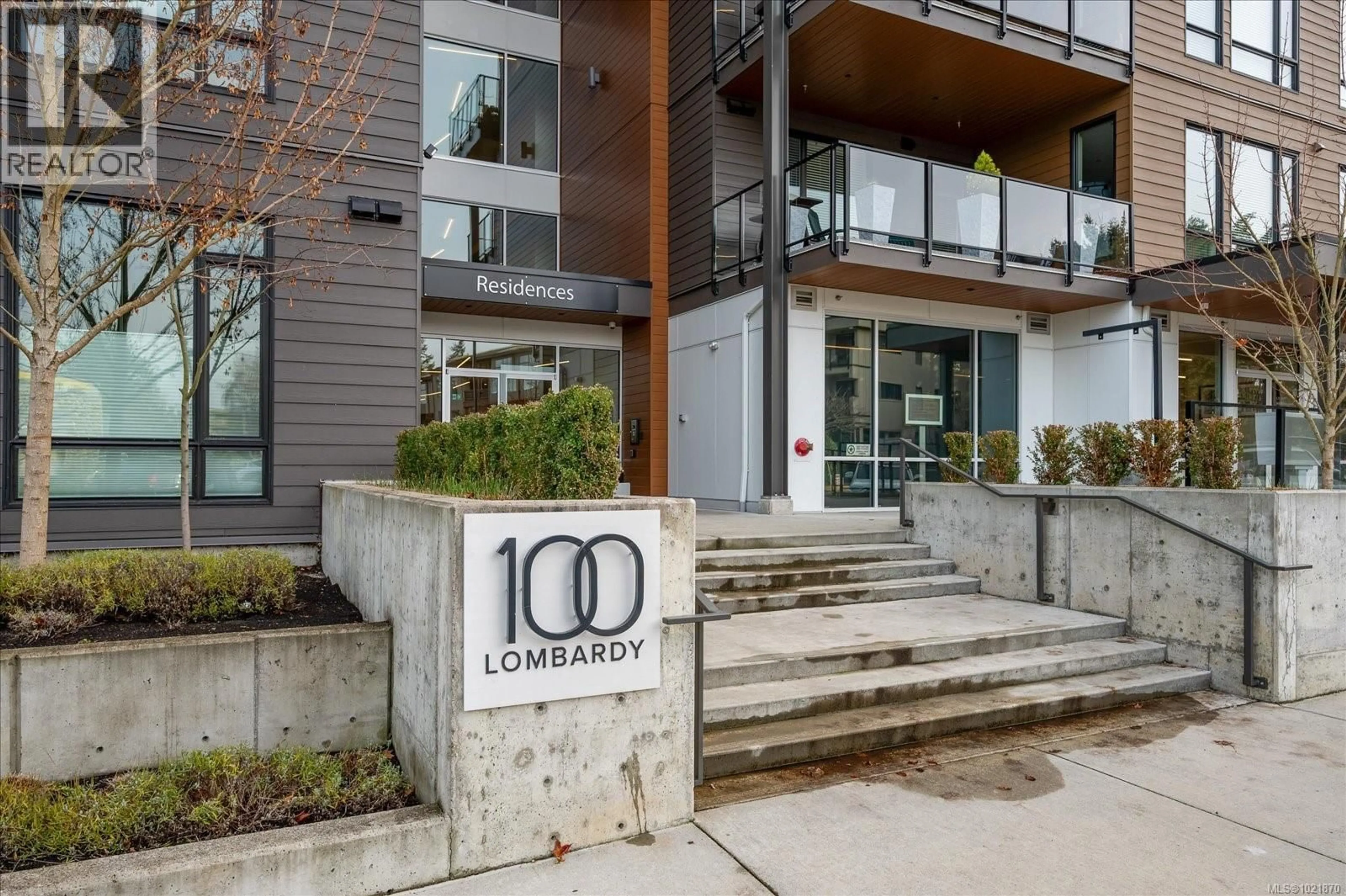 Indoor entryway for 204 - 100 LOMBARDY STREET, Parksville British Columbia V9P0G4