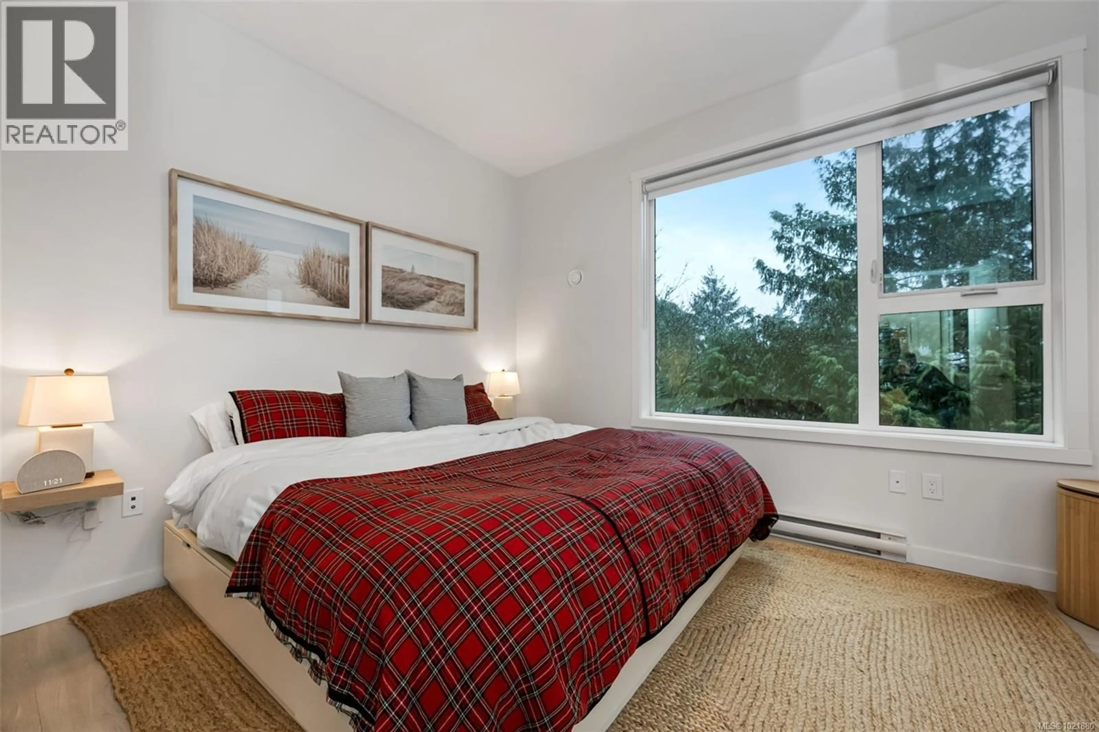 Bedroom with bed, carpet floor for 301 - 842 ORONO AVENUE, Langford British Columbia V9B2T8
