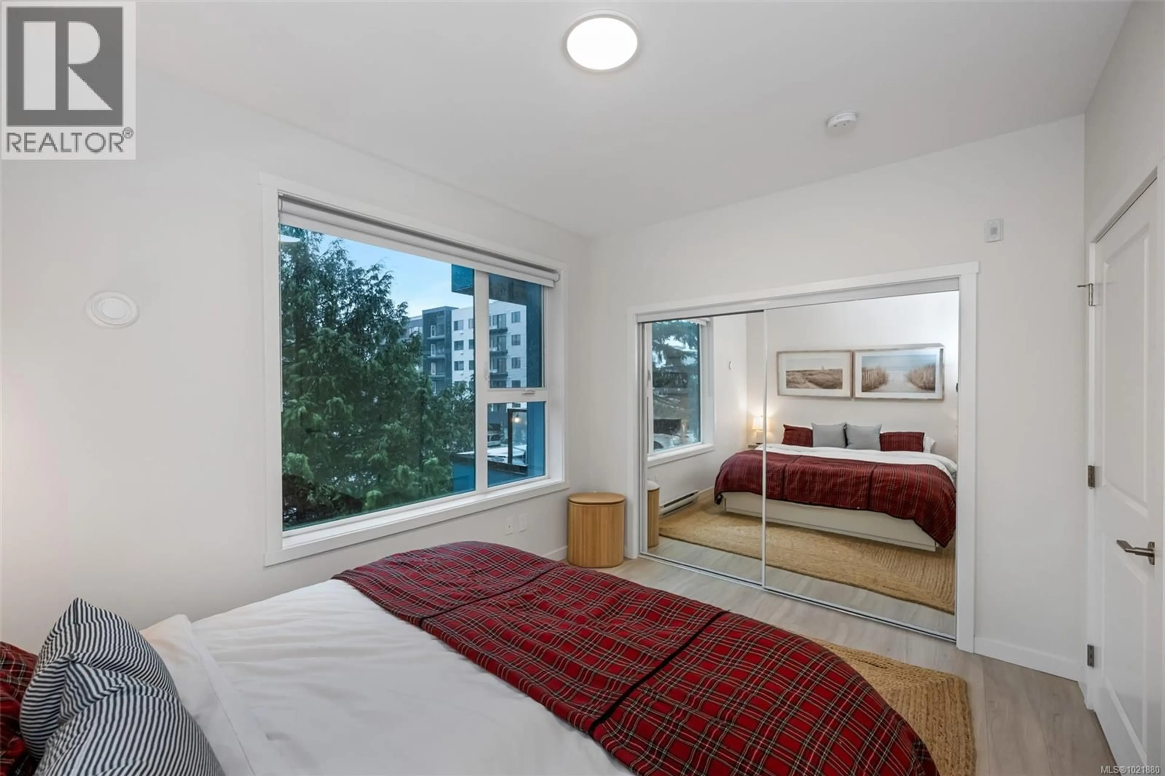 Bedroom with bed, unknown for 301 - 842 ORONO AVENUE, Langford British Columbia V9B2T8