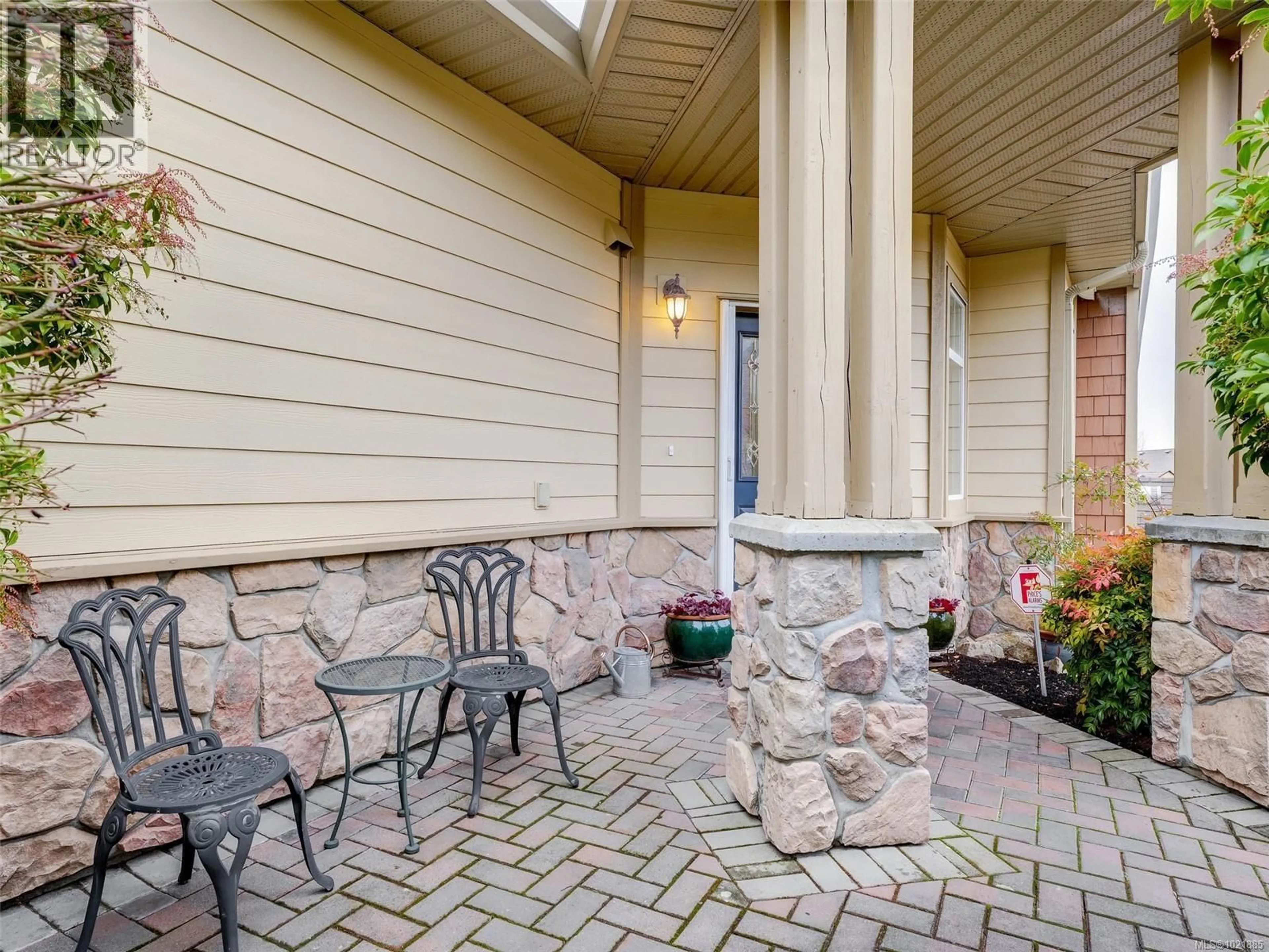Patio, street for 25 - 1286 TOLMIE AVENUE, Saanich British Columbia V8P1E3