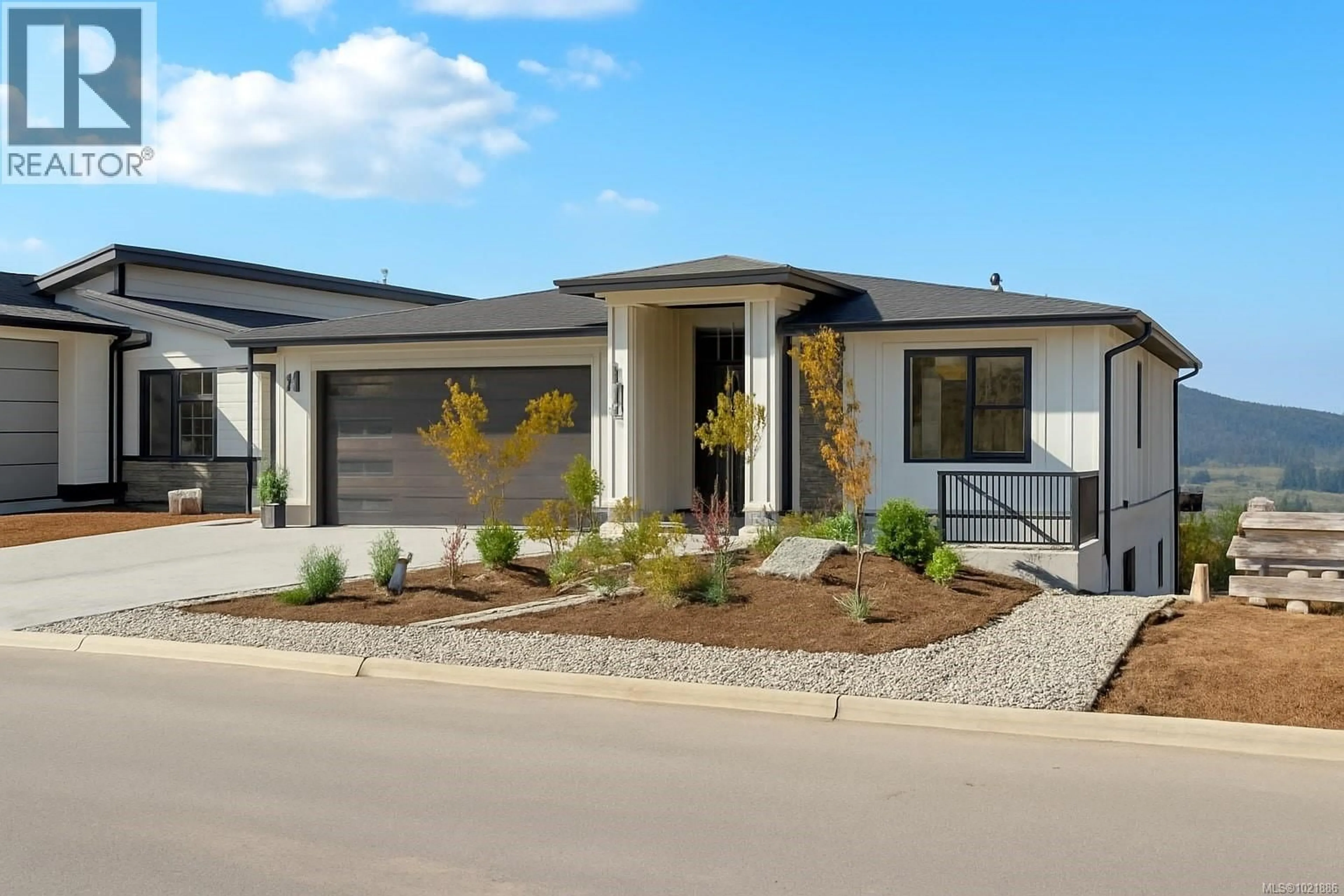 Home with vinyl exterior material, street for 3195 WOODRUSH DRIVE, Duncan British Columbia V9L0G1