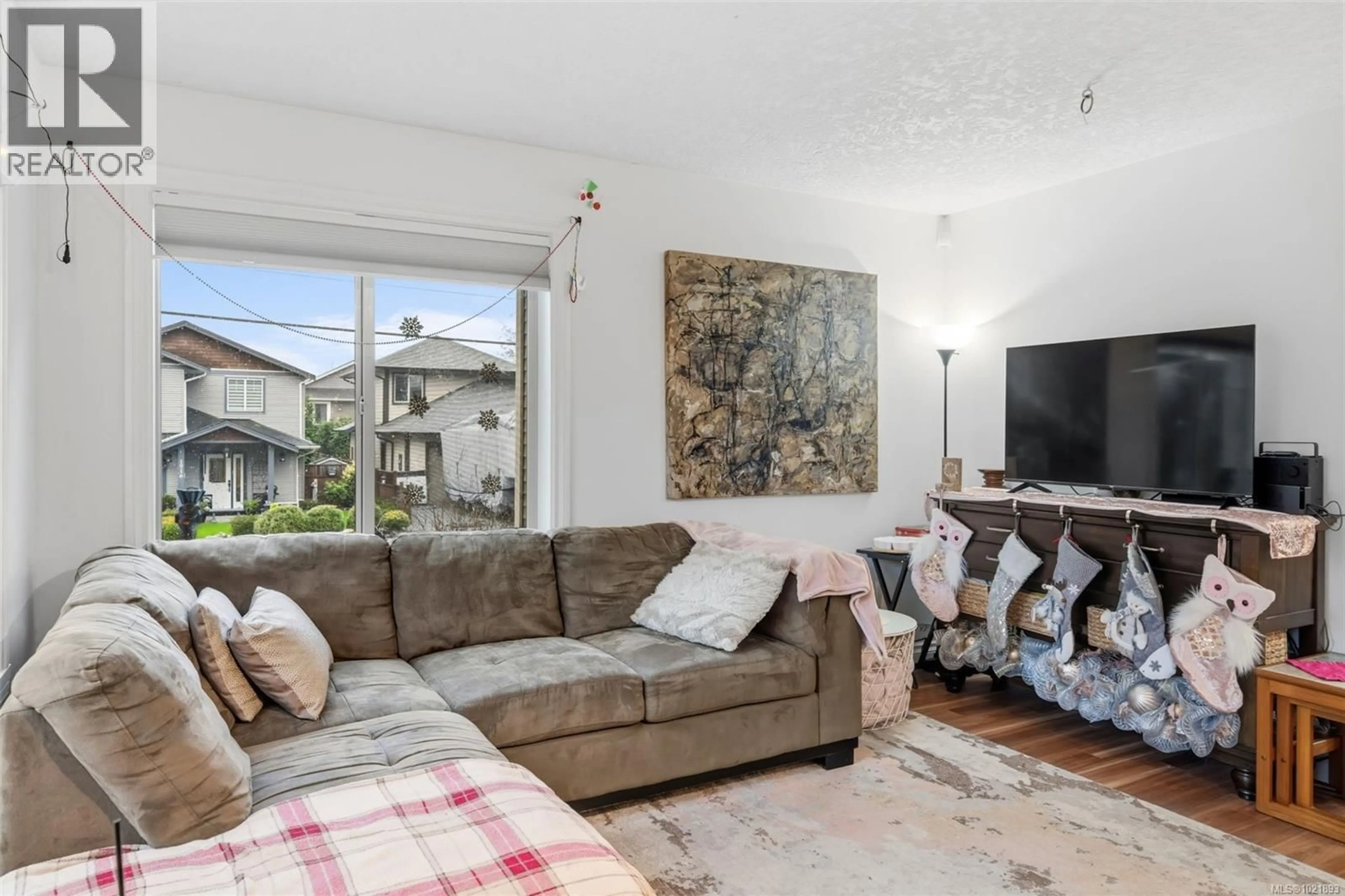 Living room with furniture, unknown for 101 - 1919 MAPLE AVENUE SOUTH, Sooke British Columbia V9Z1L5