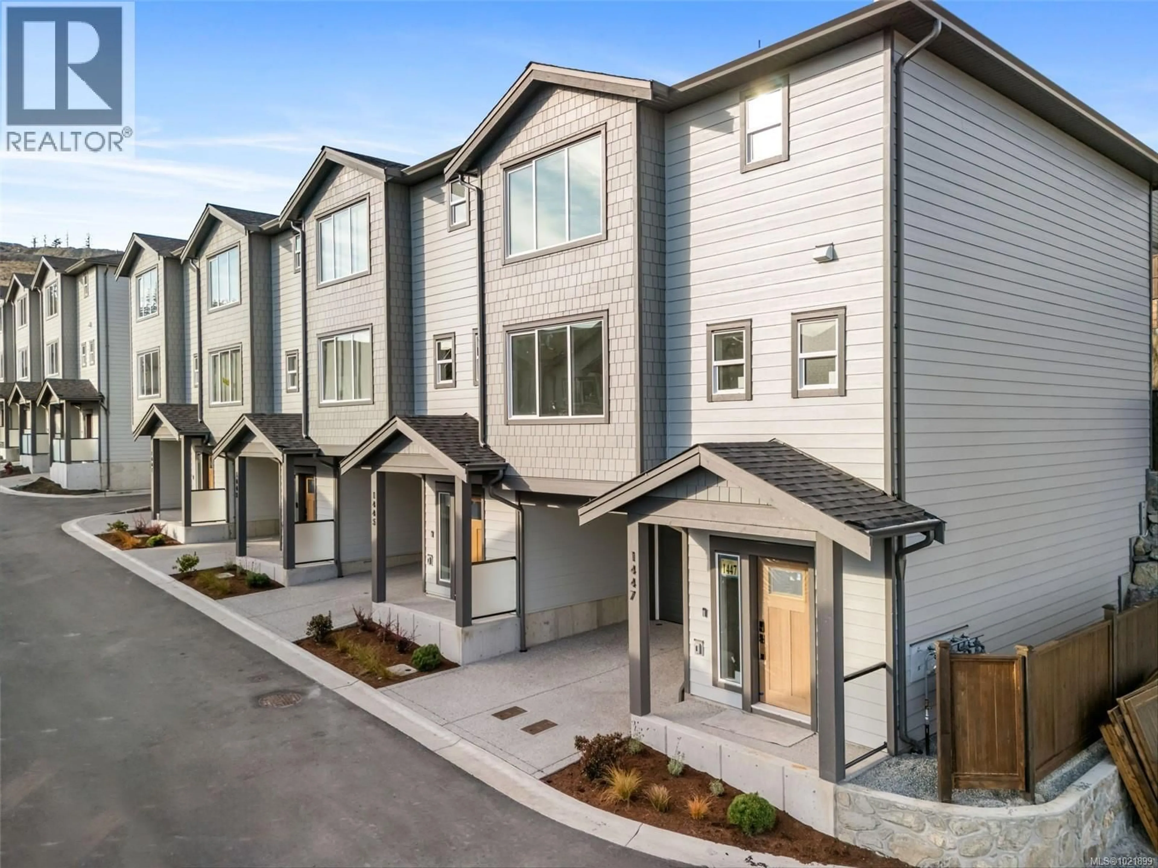 Home with vinyl exterior material, street for 1415 DOLOMITE RIDGE, Langford British Columbia V9B7G1