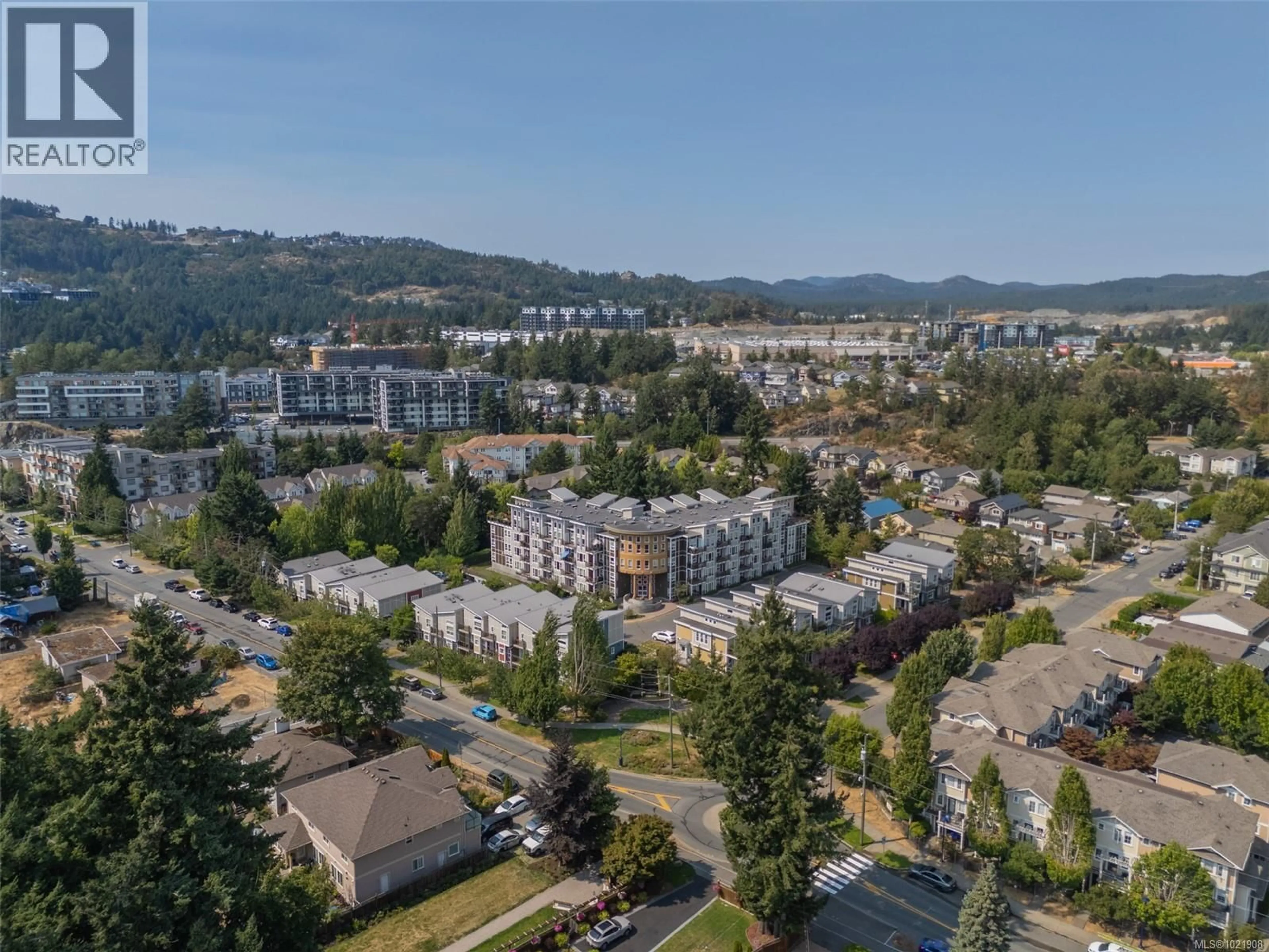 A pic from outside/outdoor area/front of a property/back of a property/a pic from drone, mountain view for 406 - 866 BROCK AVENUE, Langford British Columbia V9B0H2