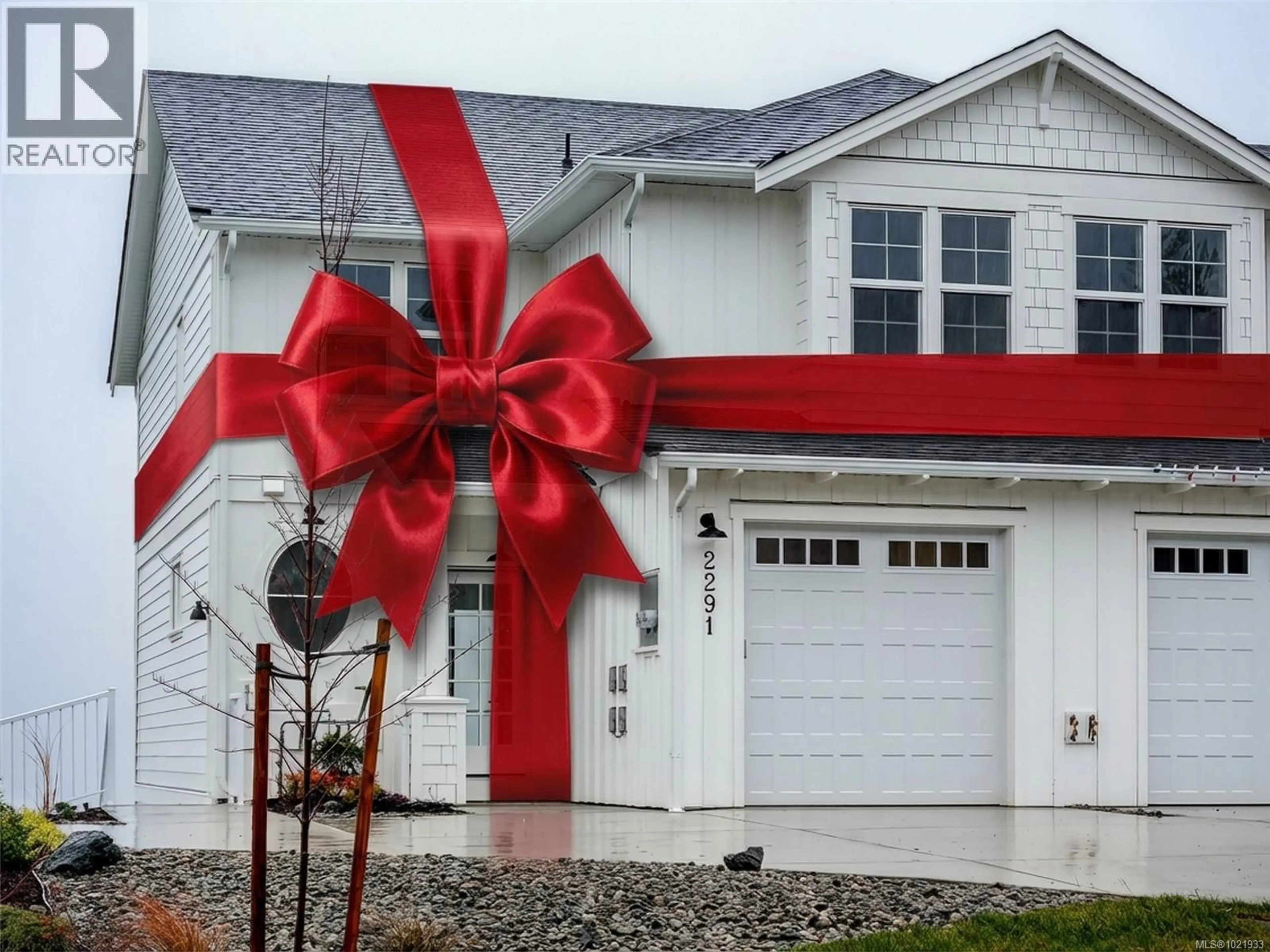 Home with vinyl exterior material, street for 2291 HUDSON TERRACE, Sooke British Columbia V9Z1R2