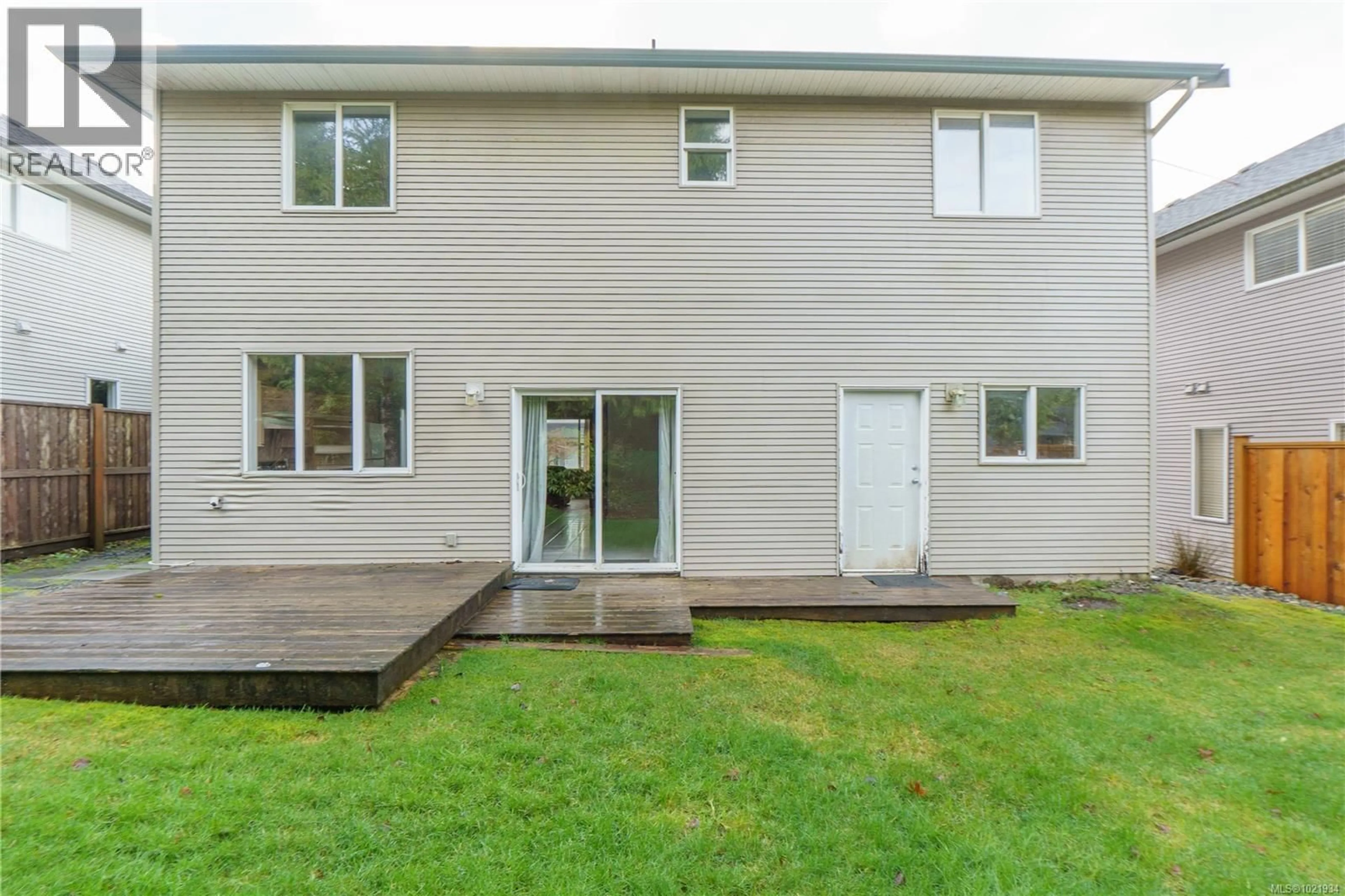 Patio, building for 809 OCEAN PARK DRIVE, Tofino British Columbia V0R2Z0