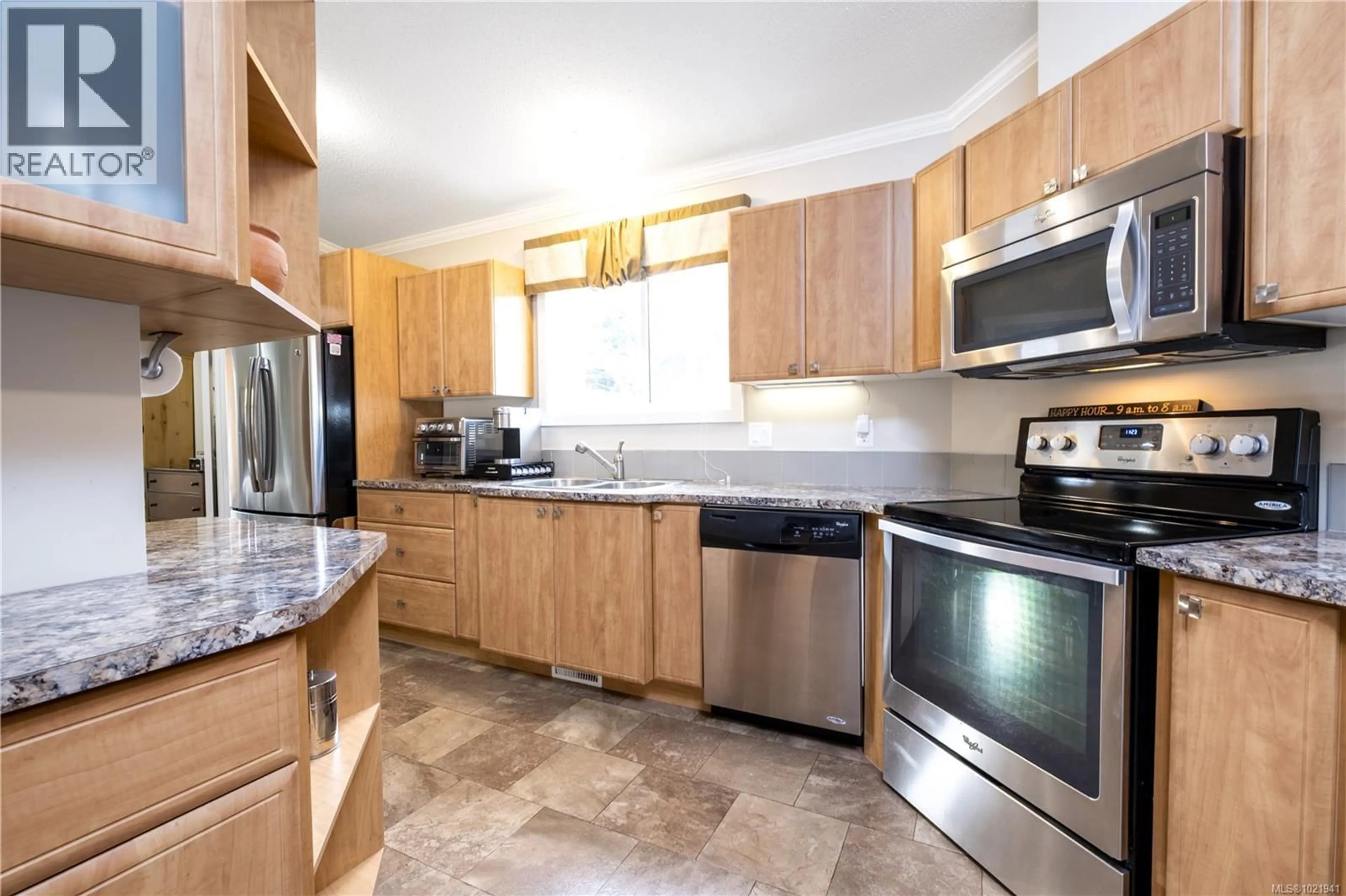 Standard kitchen, unknown for 106 - 3120 ISLAND HIGHWAY, Campbell River British Columbia V9W5G1