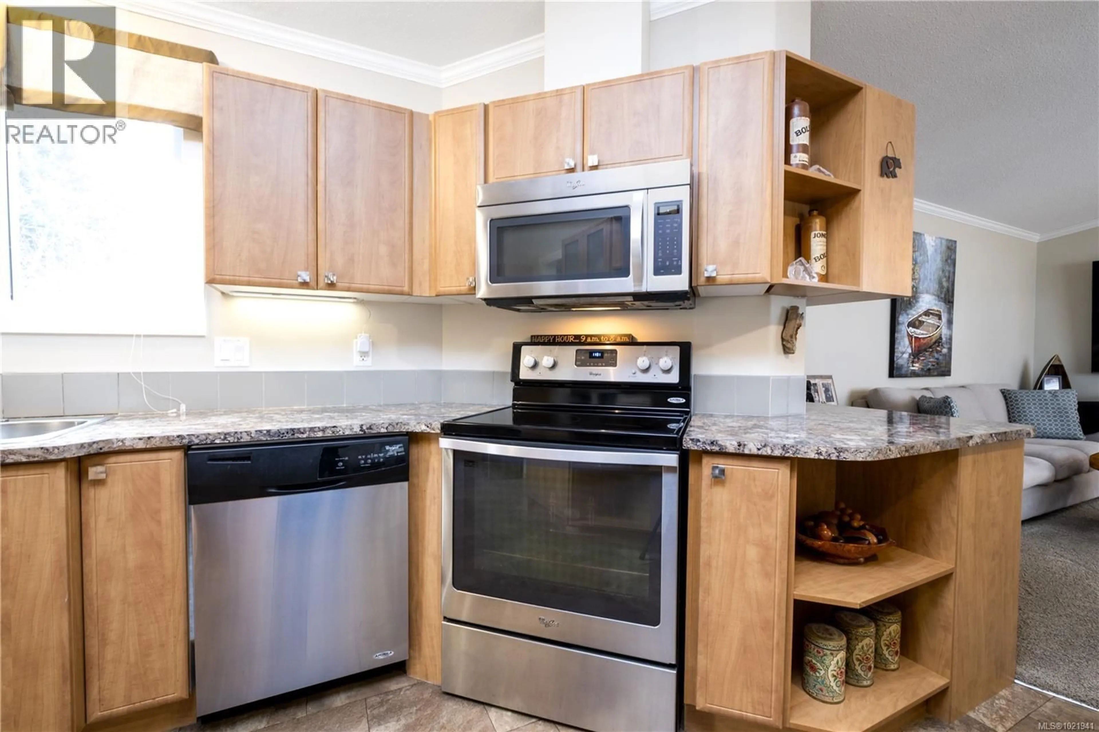 Standard kitchen, unknown for 106 - 3120 ISLAND HIGHWAY, Campbell River British Columbia V9W5G1