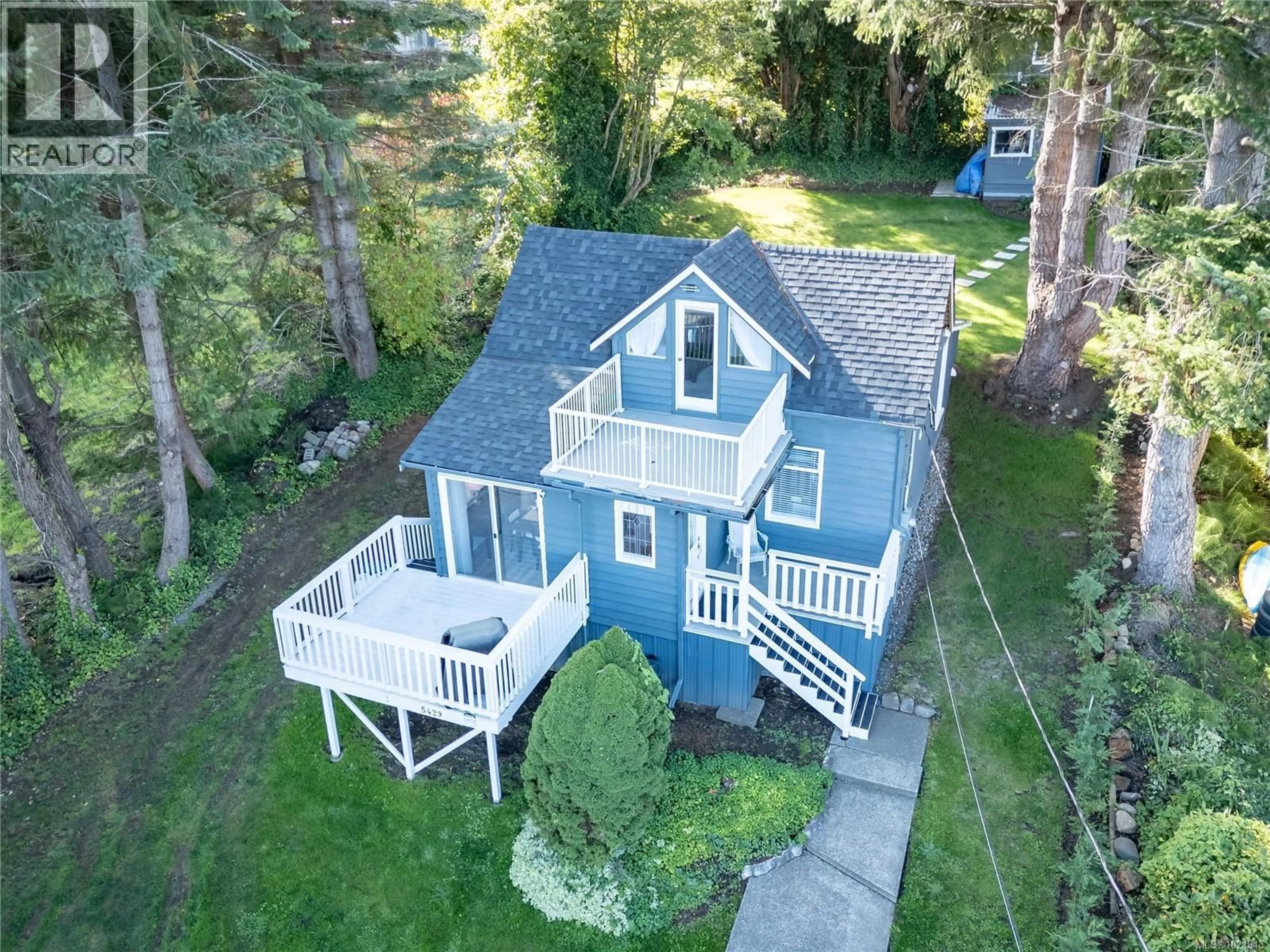 A pic from outside/outdoor area/front of a property/back of a property/a pic from drone, water/lake/river/ocean view for 5429 ISLAND HIGHWAY, Union Bay British Columbia V0R3B0
