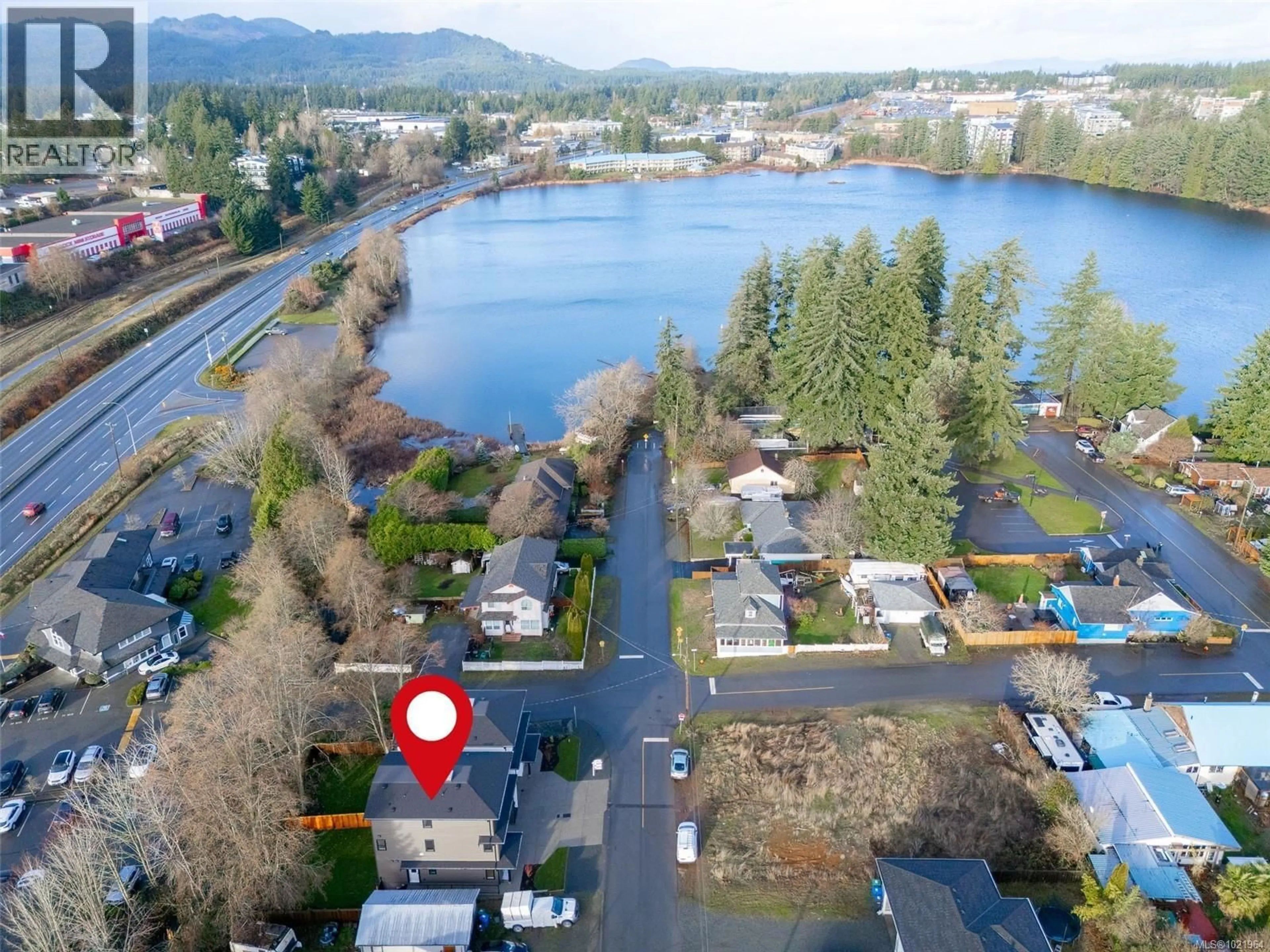A pic from outside/outdoor area/front of a property/back of a property/a pic from drone, water/lake/river/ocean view for 4191 CORUNNA AVENUE, Nanaimo British Columbia V9T1Z3