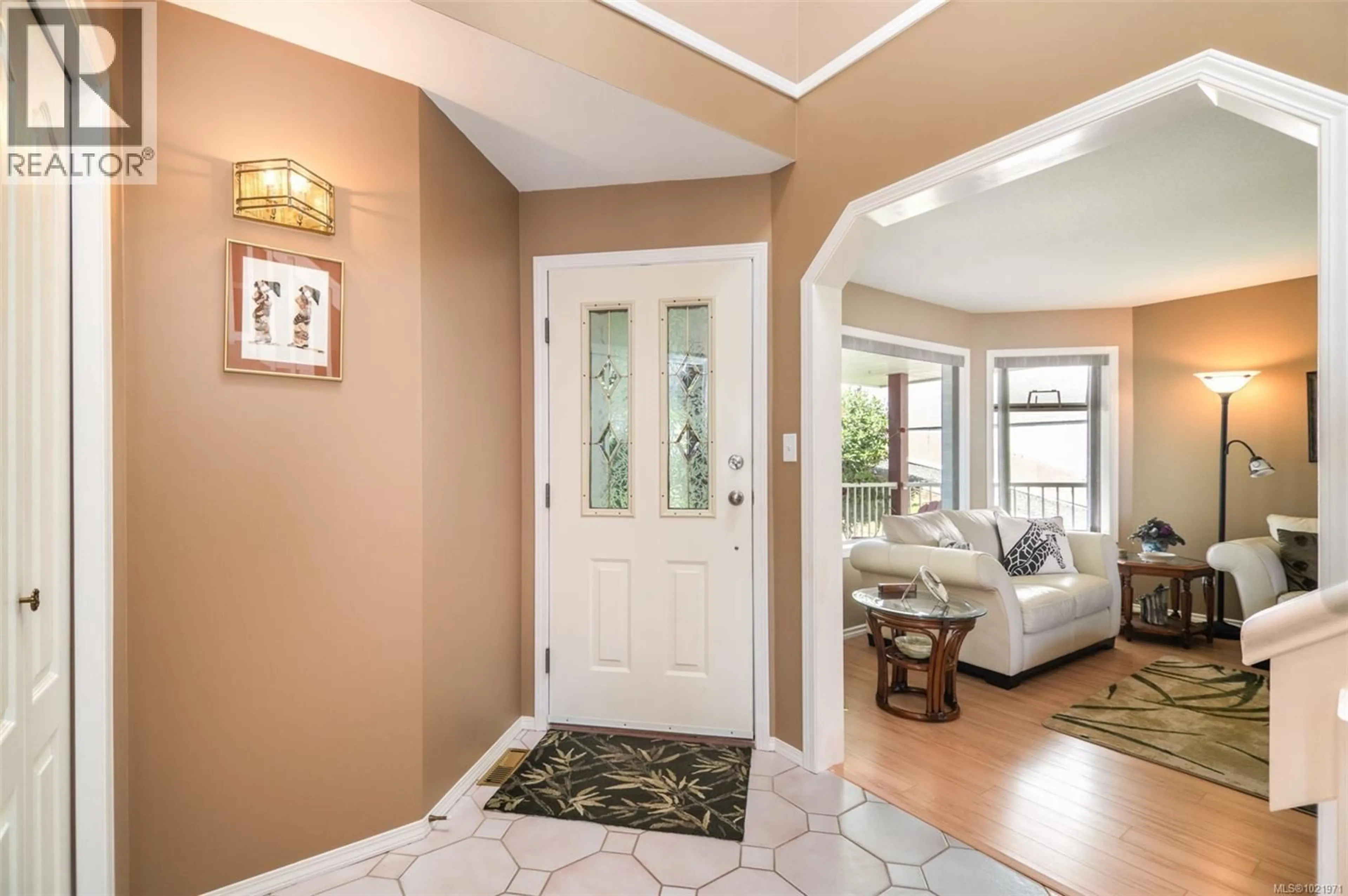 Indoor entryway for 764 BOWEN DRIVE, Campbell River British Columbia V9H1S2