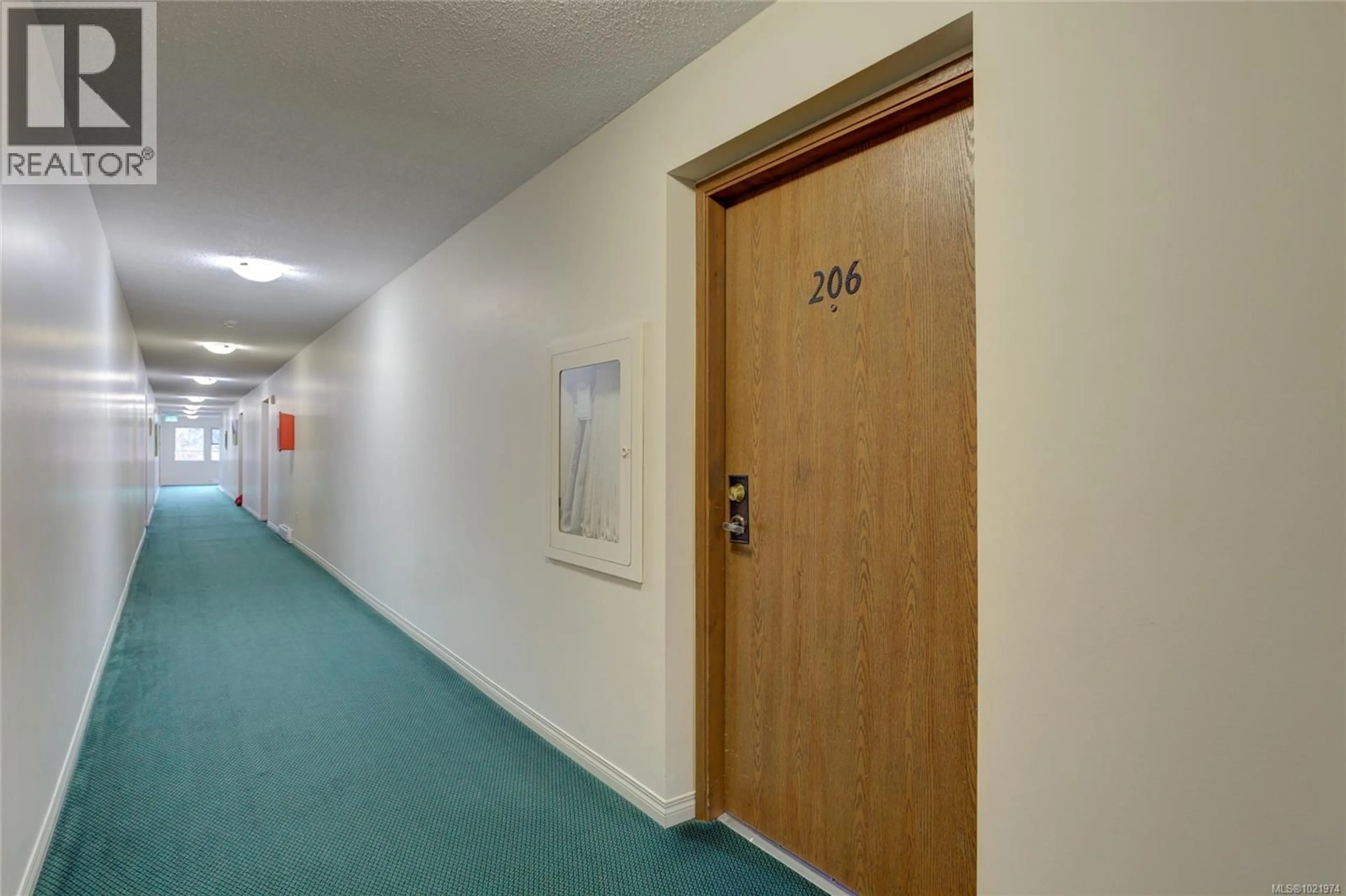 Indoor foyer for 206 - 18 KING GEORGE STREET, Lake Cowichan British Columbia V0R2G0