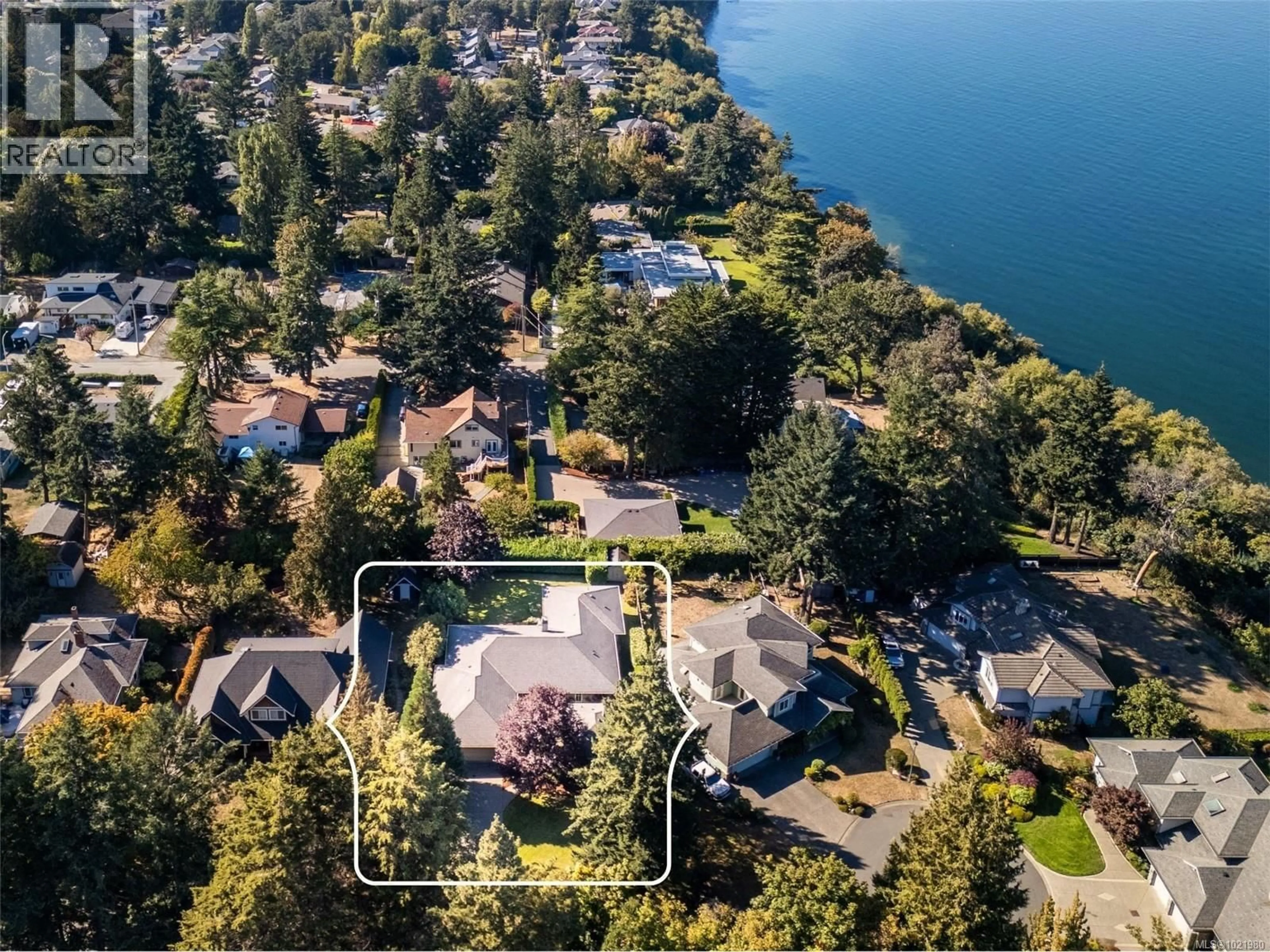 A pic from outside/outdoor area/front of a property/back of a property/a pic from drone, water/lake/river/ocean view for 4520 LIMERICK LANE, Saanich British Columbia V8N6B7
