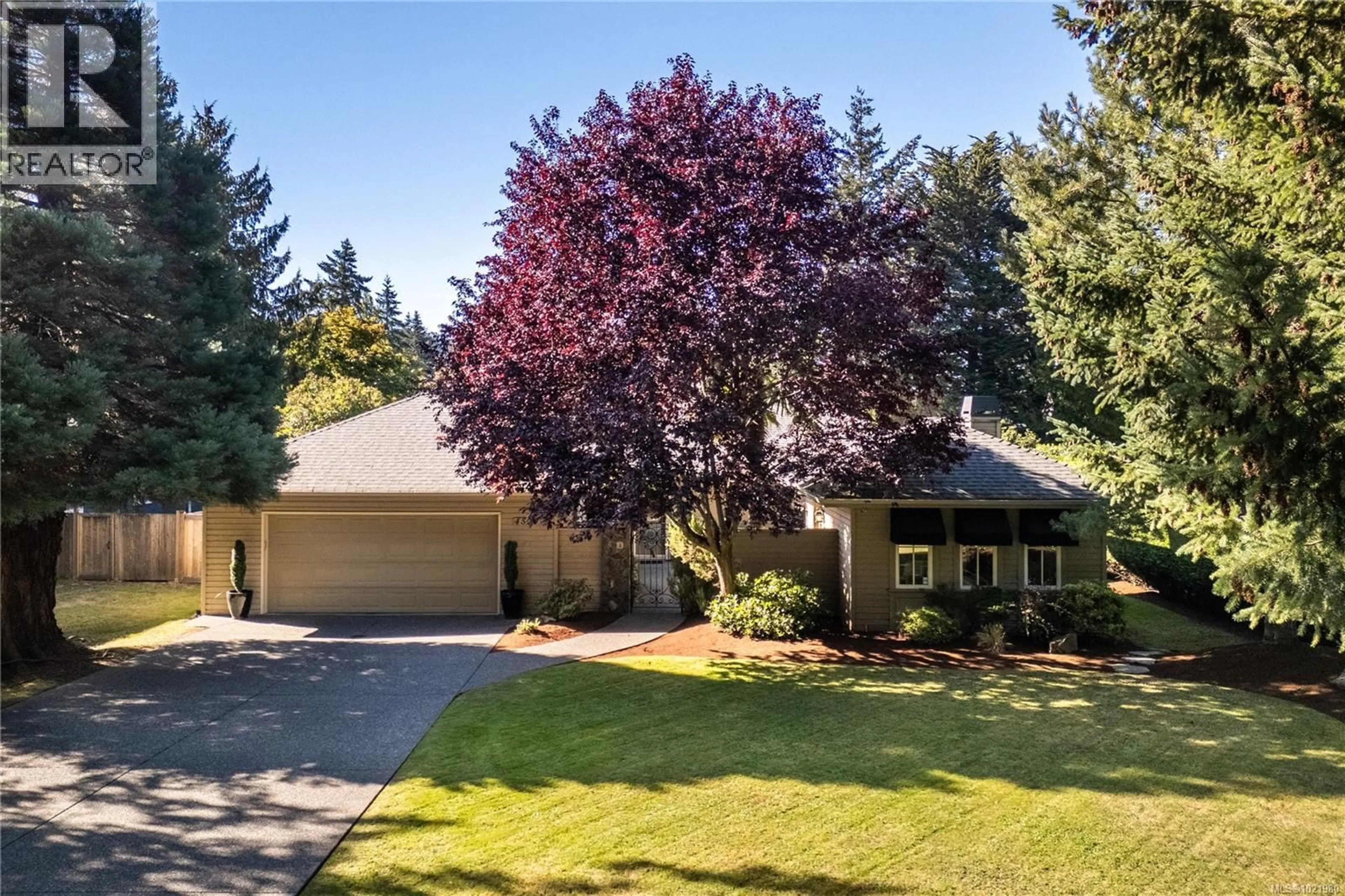 A pic from outside/outdoor area/front of a property/back of a property/a pic from drone, street for 4520 LIMERICK LANE, Saanich British Columbia V8N6B7