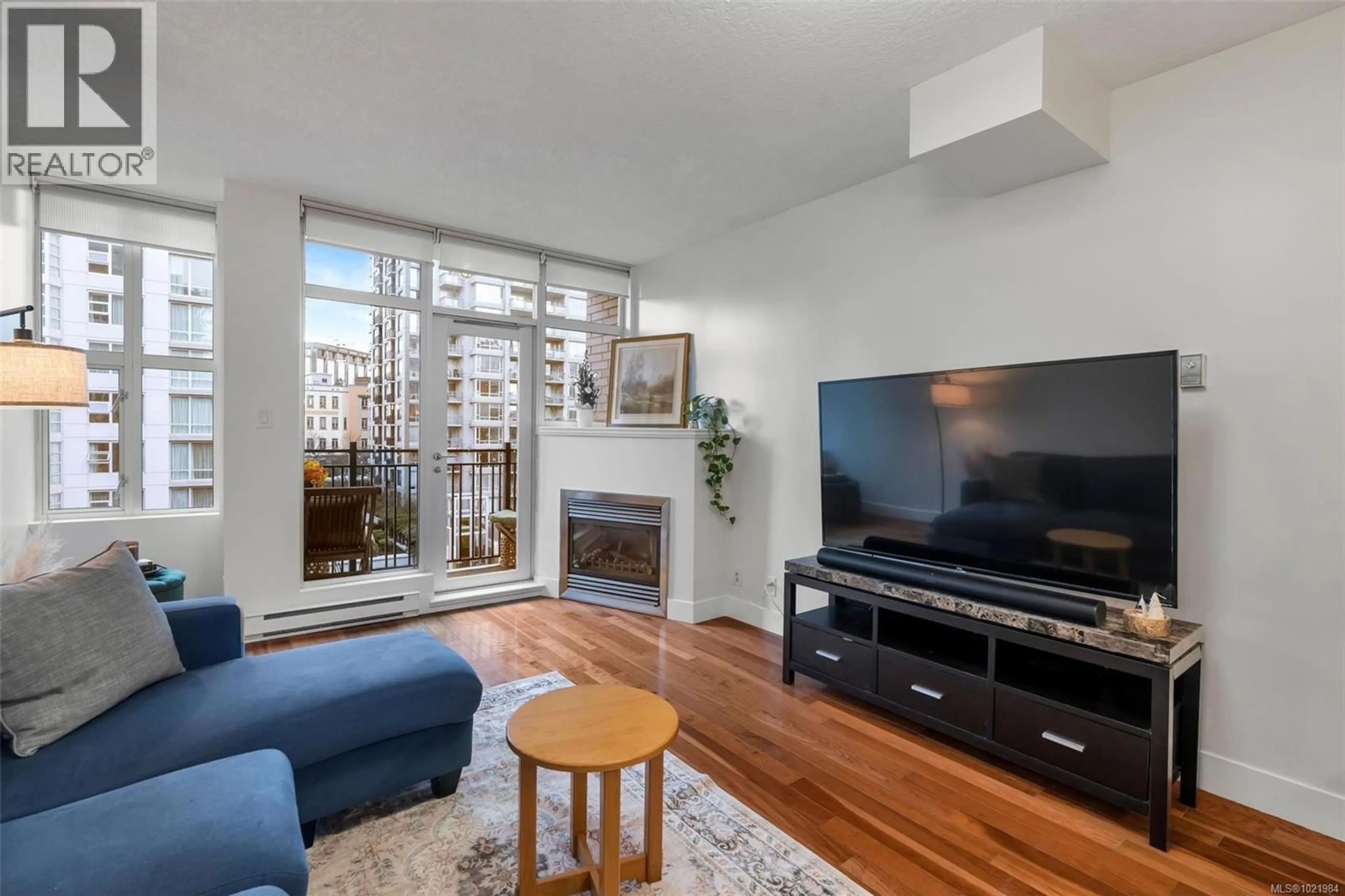 Living room with furniture, unknown for N607 - 737 HUMBOLDT STREET, Victoria British Columbia V8W1B1