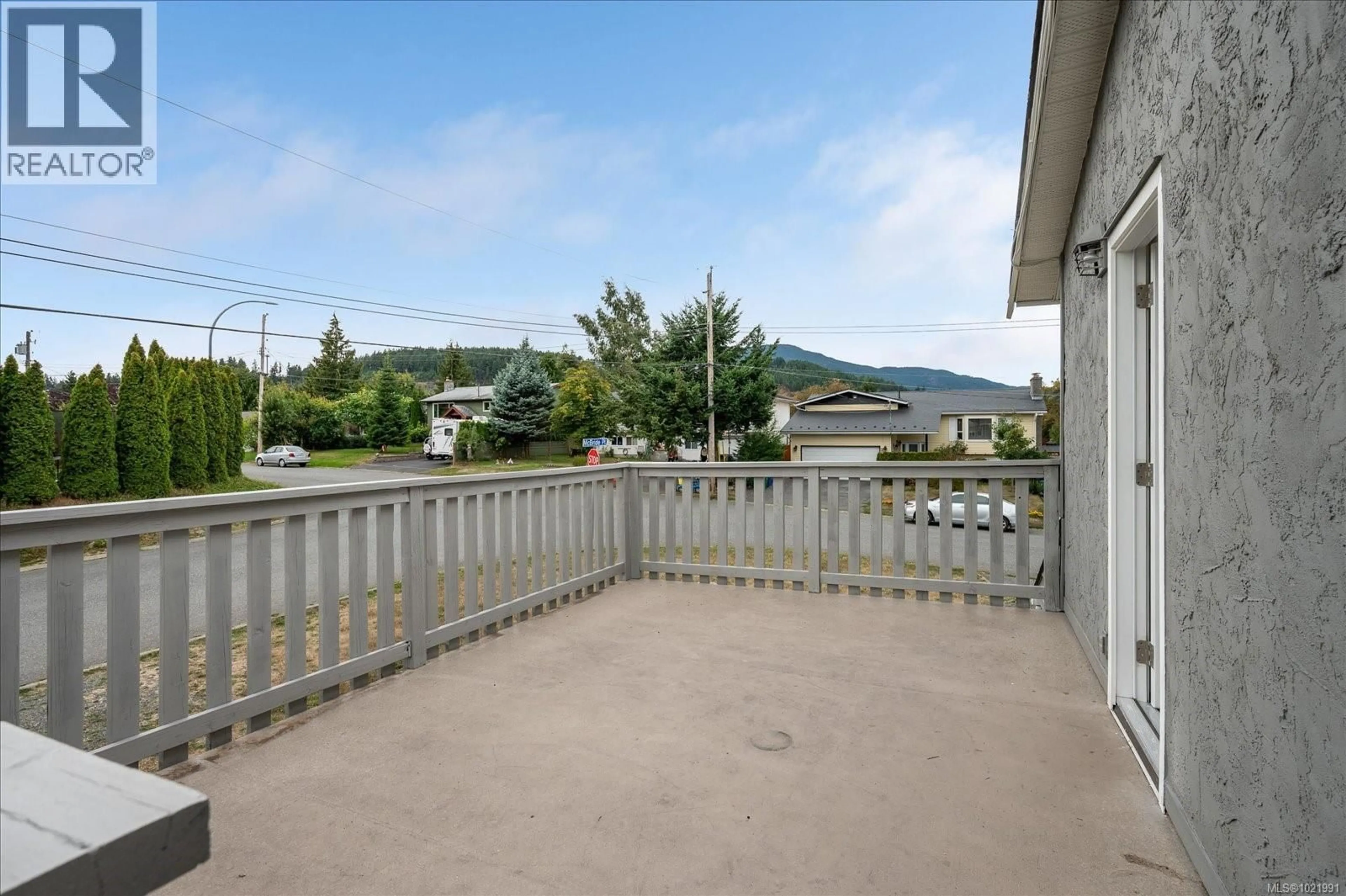 Patio, mountain view for 202 DERBY PLACE, Nanaimo British Columbia V9R6H3