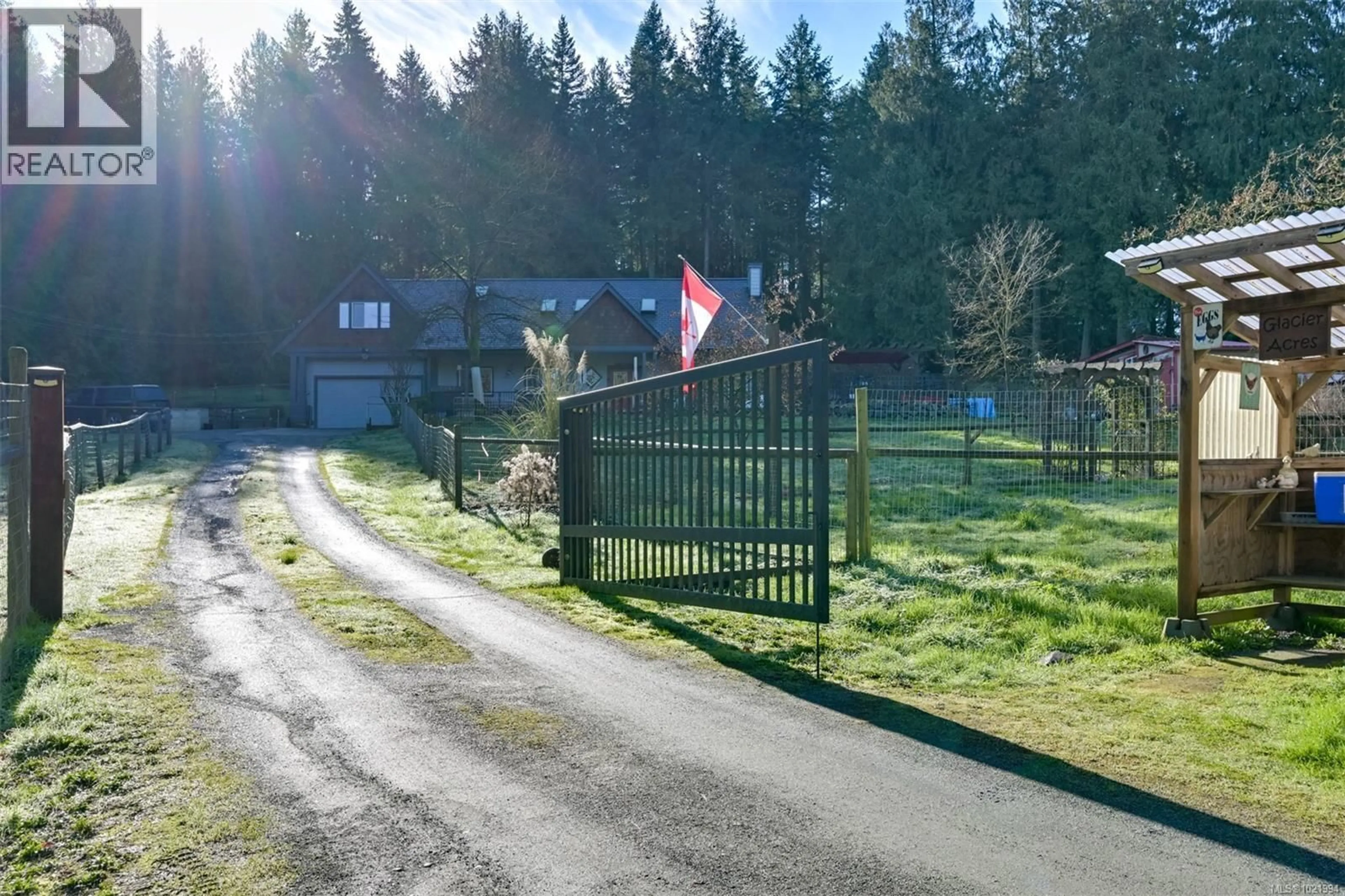 A pic from outside/outdoor area/front of a property/back of a property/a pic from drone, unknown for 846 AROS ROAD, Cobble Hill British Columbia V0R1L4