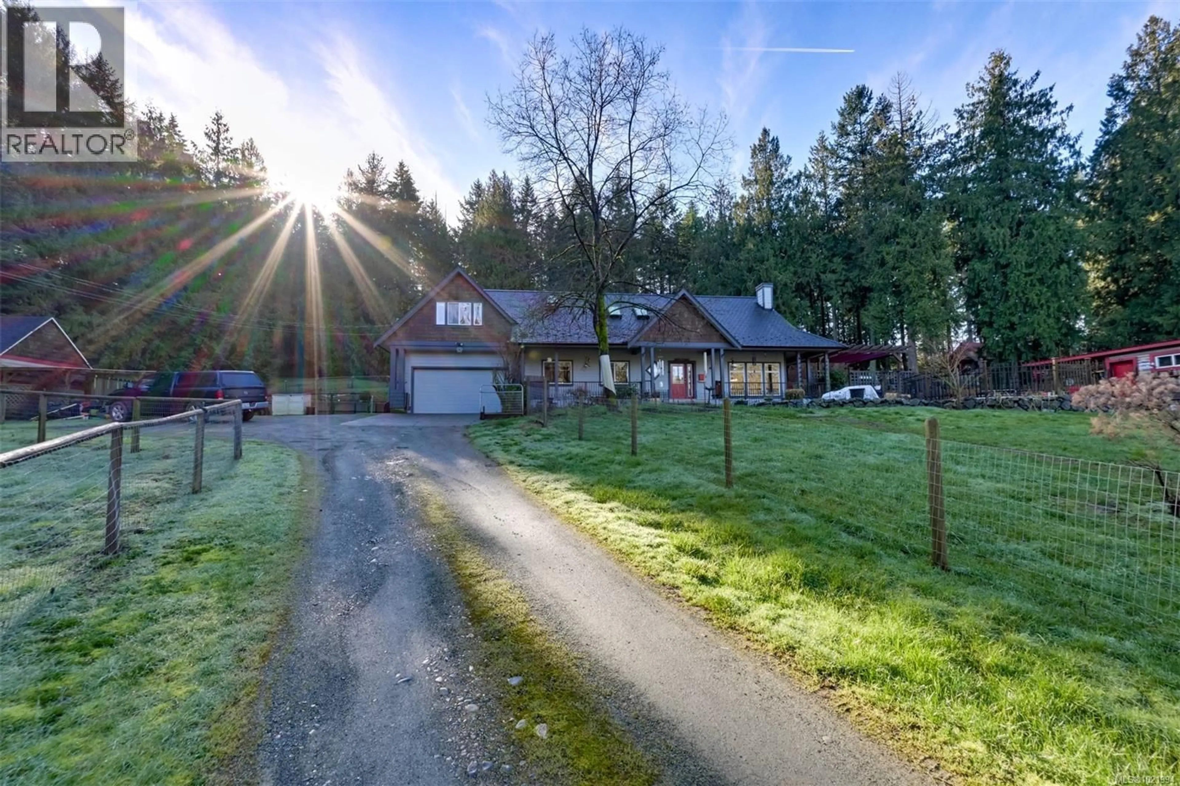 A pic from outside/outdoor area/front of a property/back of a property/a pic from drone, street for 846 AROS ROAD, Cobble Hill British Columbia V0R1L4