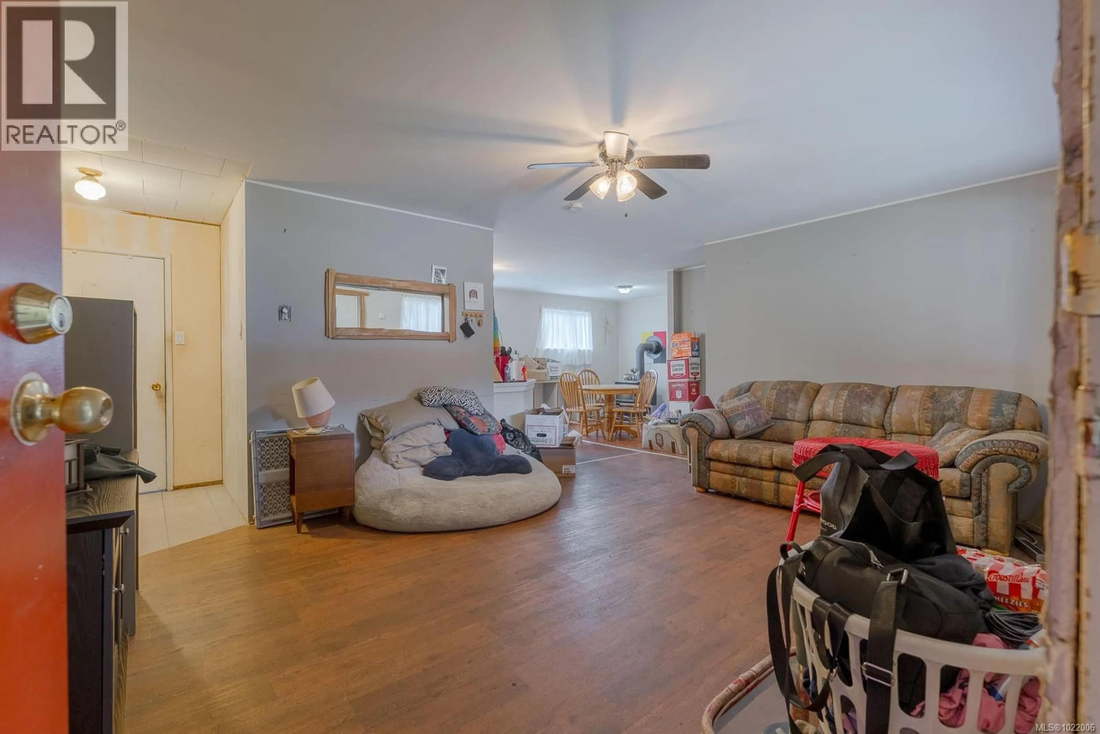 Living room with furniture, unknown for 230 CLUTUS ROAD, Bamfield British Columbia V0R1B0