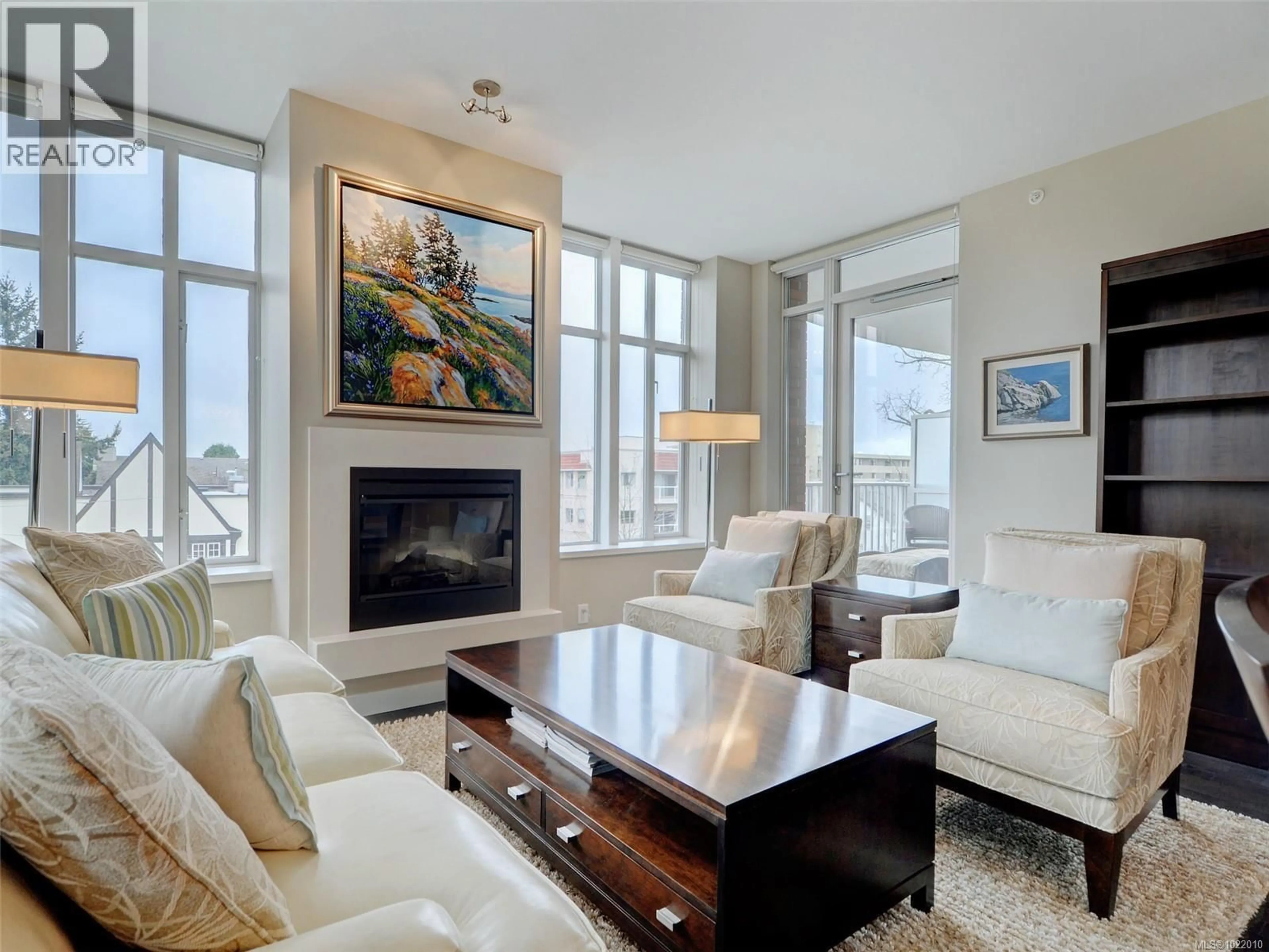 Living room with furniture, unknown for 311 - 999 BURDETT AVENUE, Victoria British Columbia V8V3G7