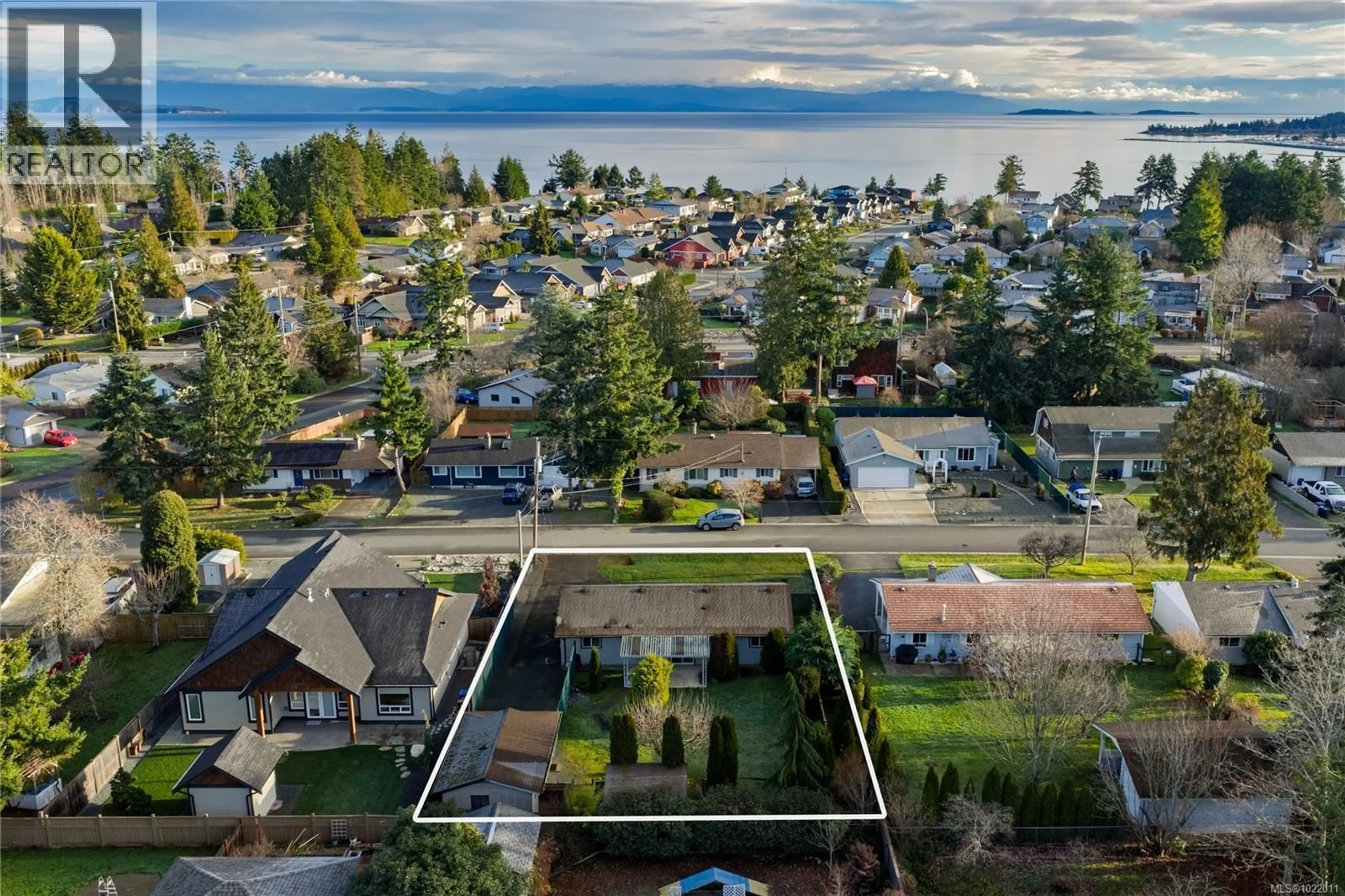A pic from outside/outdoor area/front of a property/back of a property/a pic from drone, water/lake/river/ocean view for 461 ALLWOOD ROAD, Parksville British Columbia V9P1C2