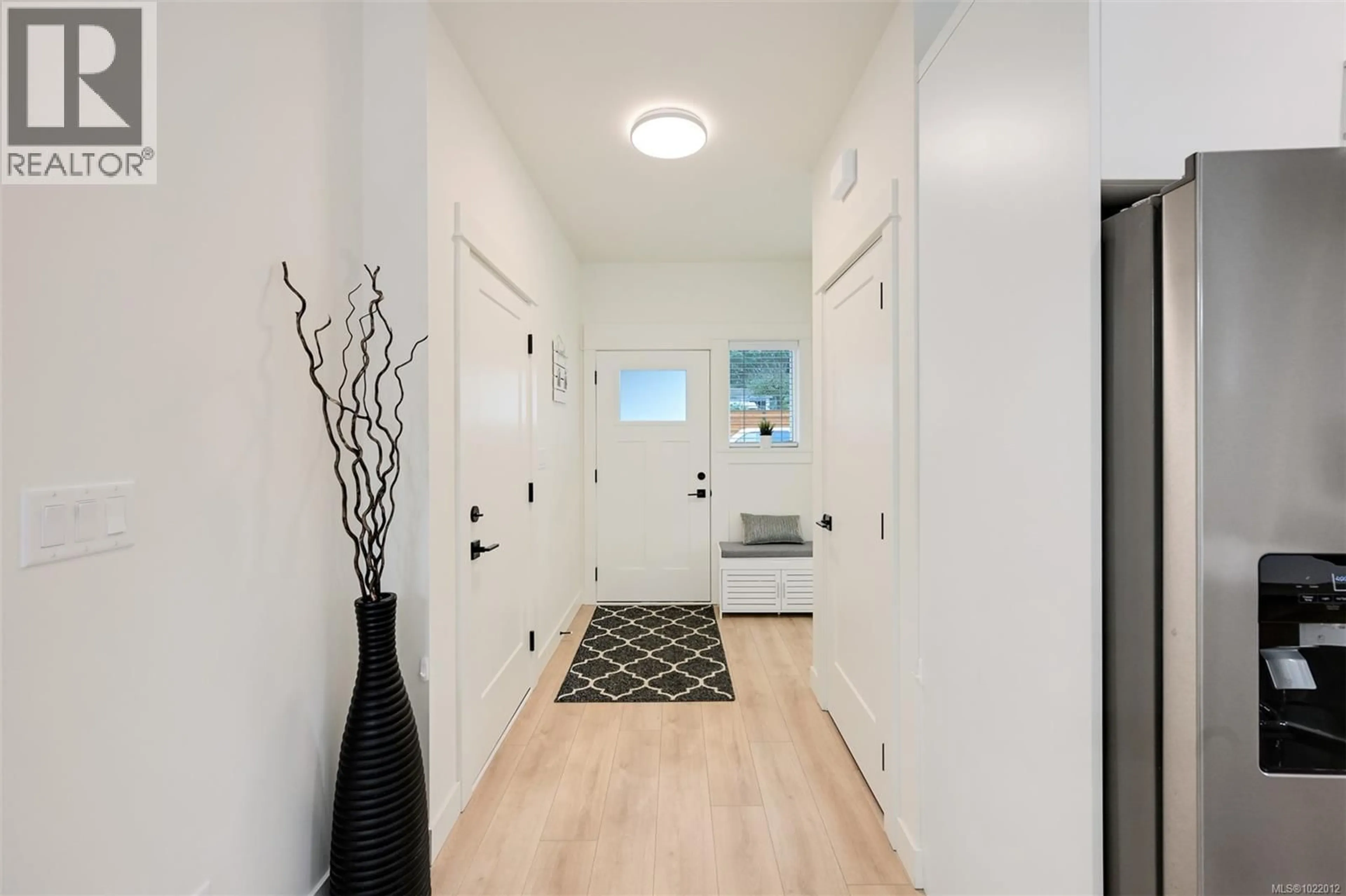 Indoor entryway for 813 TOMACK LOOP, Langford British Columbia V9C0R3