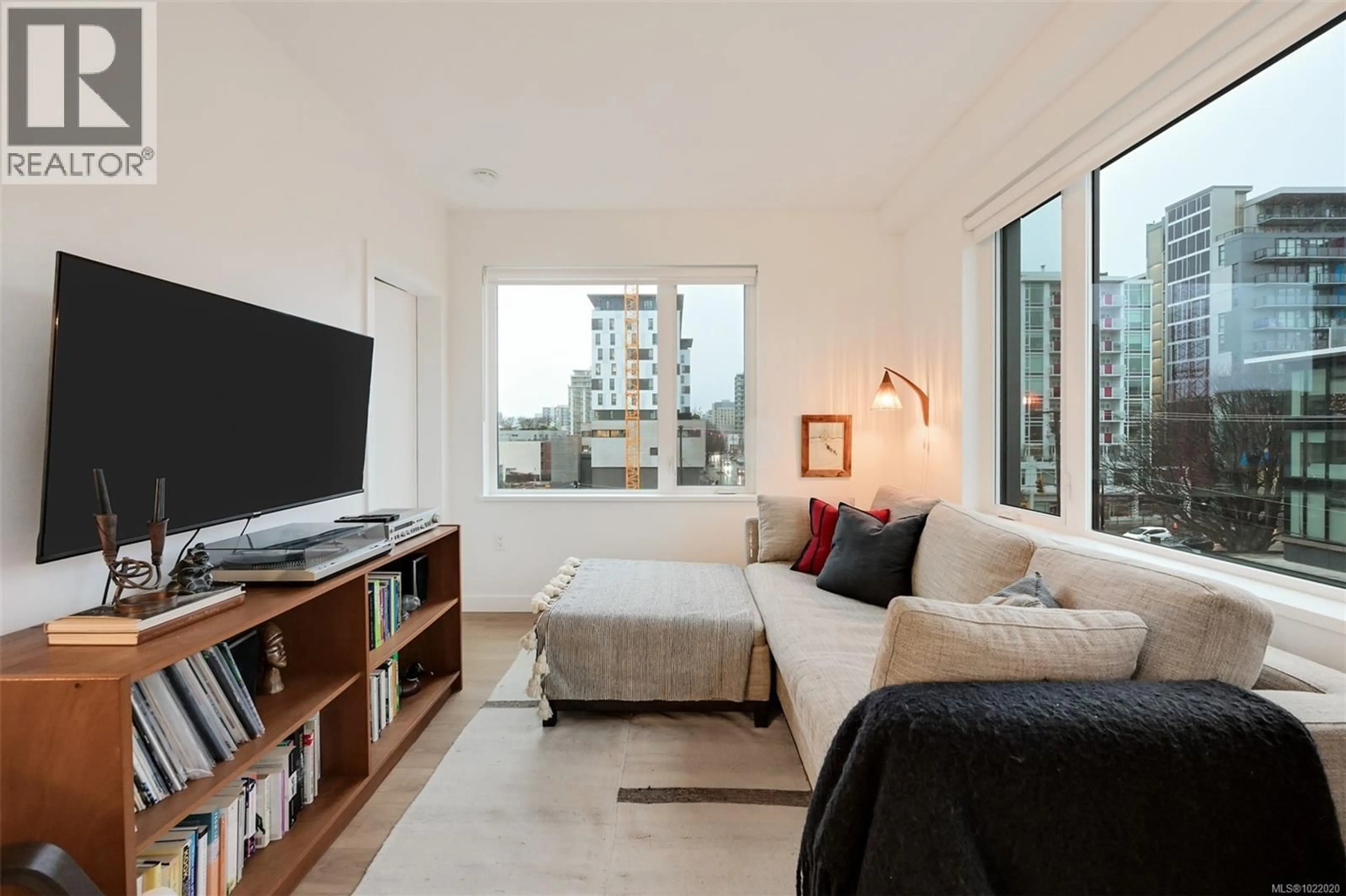 Living room with furniture, unknown for 407 - 1115 JOHNSON STREET, Victoria British Columbia V8V0H2