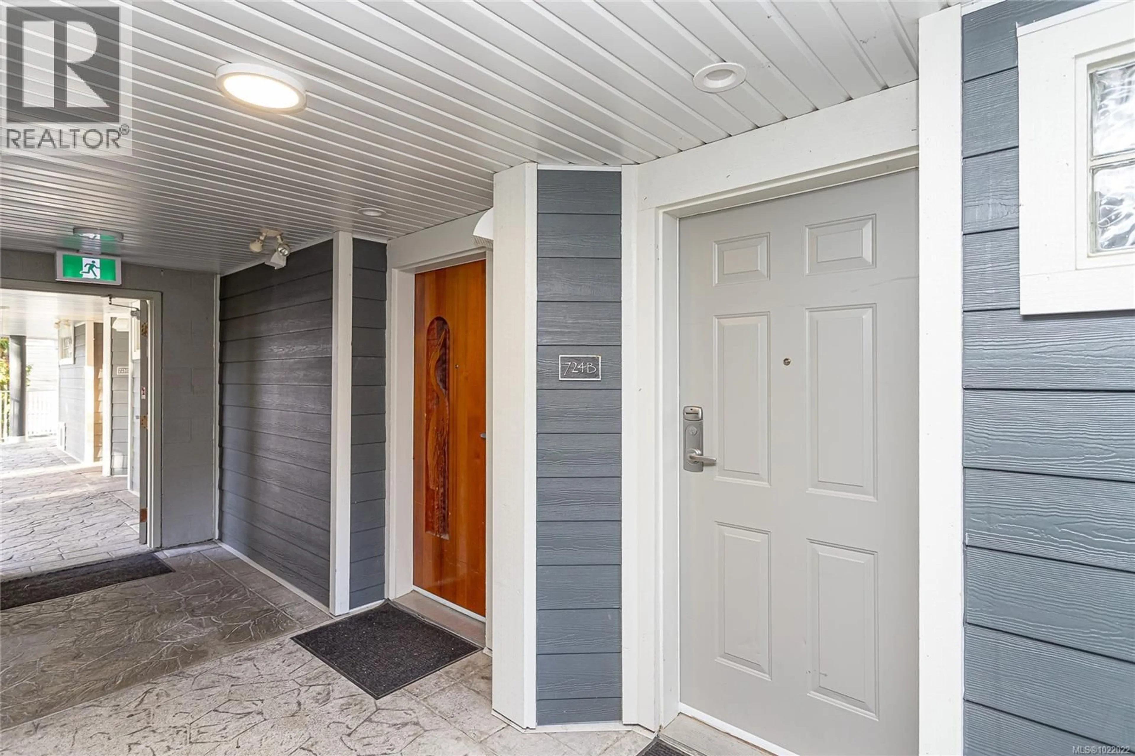 Indoor entryway for 724 - 1600 STROULGER ROAD, Nanoose Bay British Columbia V9P9B7