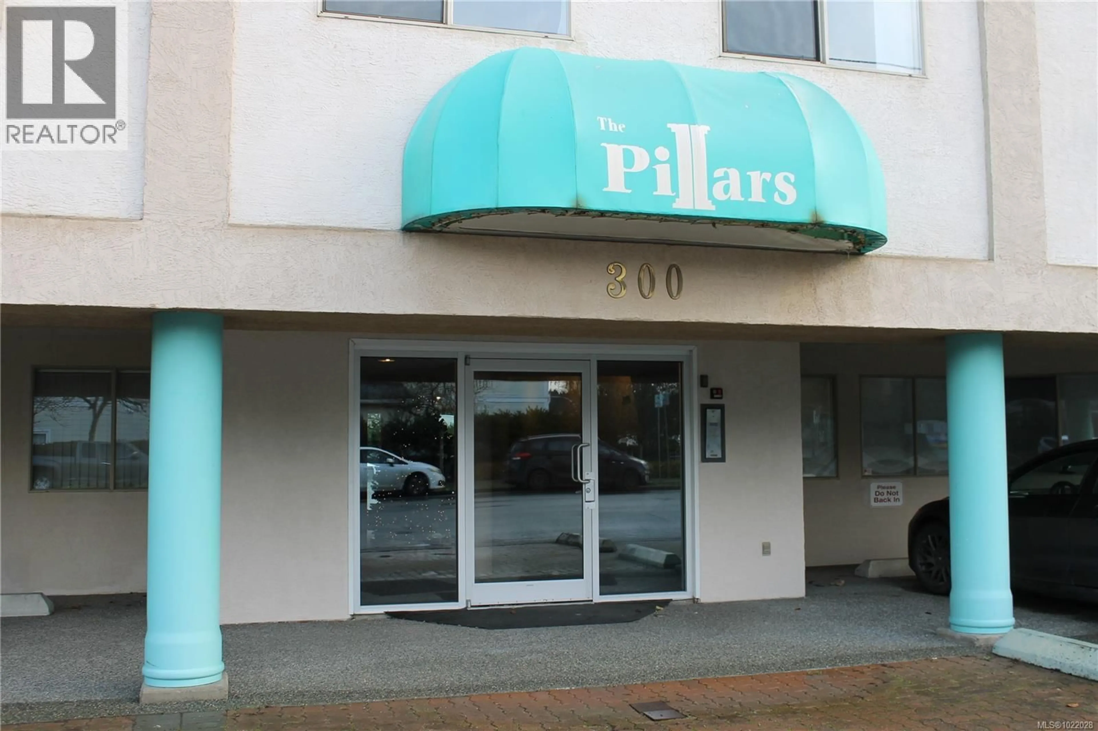 Indoor foyer for 203 - 300 BUNDOCK AVENUE, Duncan British Columbia V9L3N9