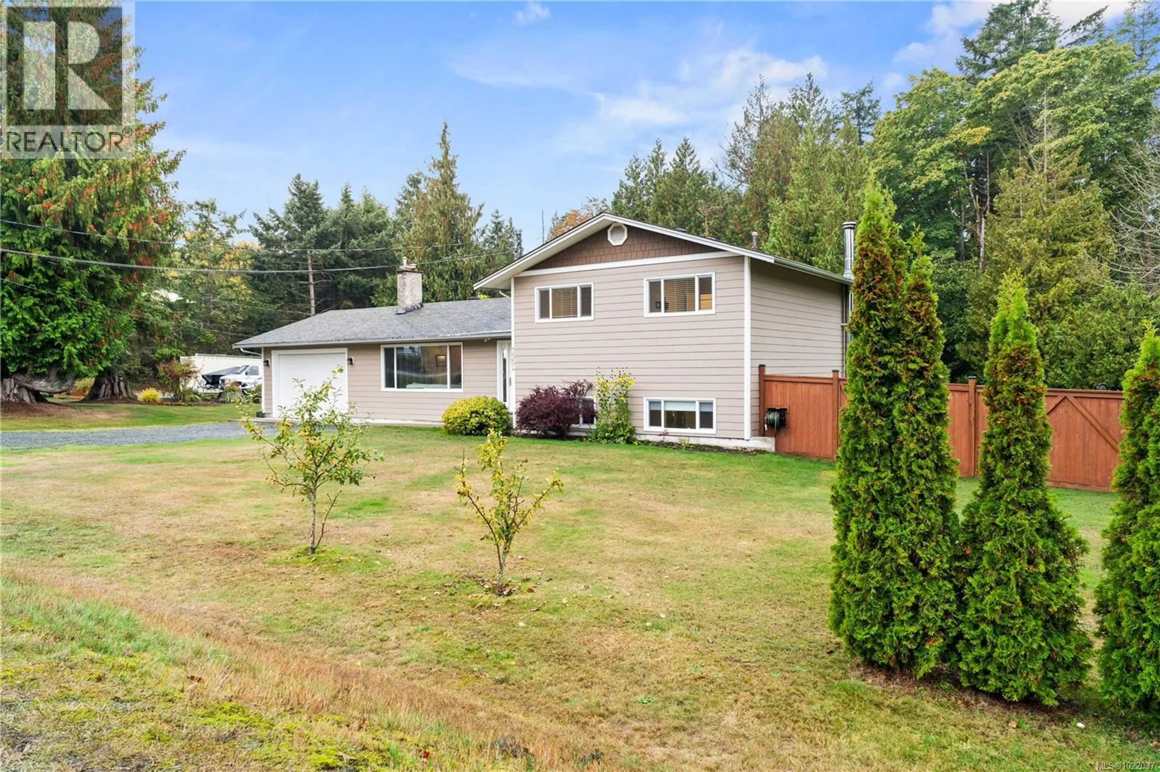 A pic from outside/outdoor area/front of a property/back of a property/a pic from drone, mountain view for 7554 SUPERIOR ROAD, Lantzville British Columbia V0R2H0