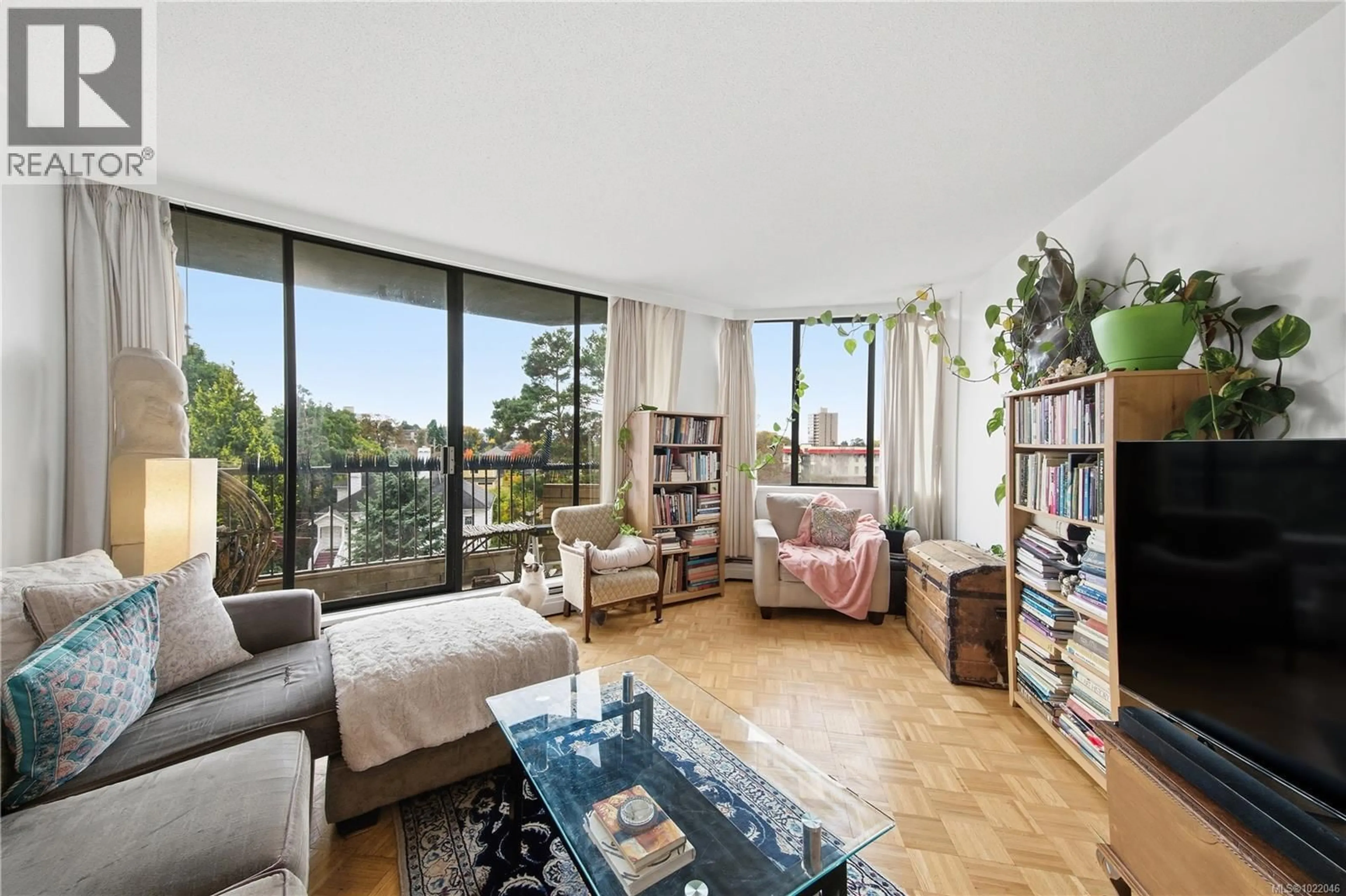 Living room with furniture, unknown for 401 - 620 TORONTO STREET, Victoria British Columbia V8V1P7