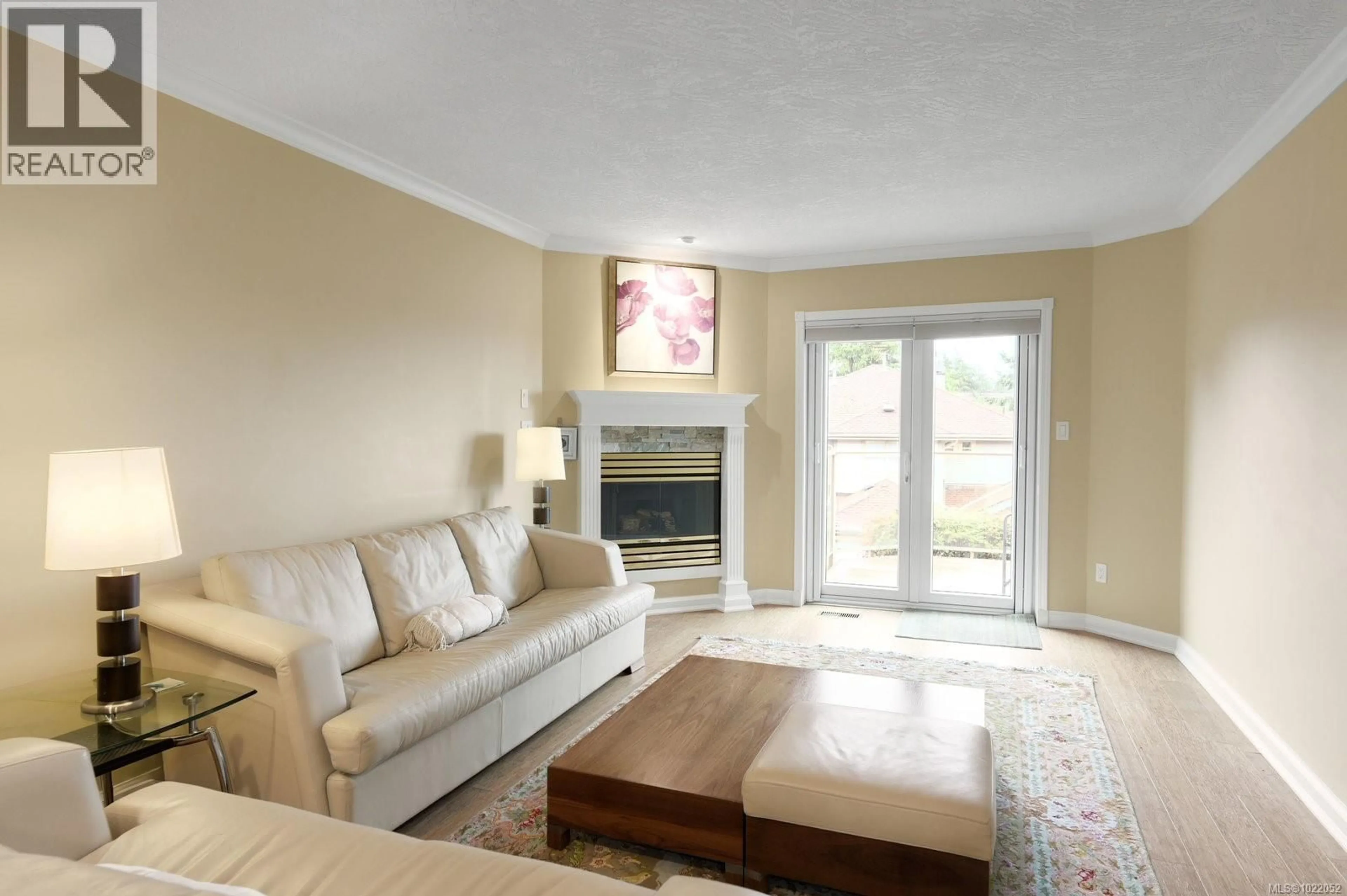 Living room with furniture, unknown for 8 - 500 MARSETT PLACE, Saanich British Columbia V8Z7J1