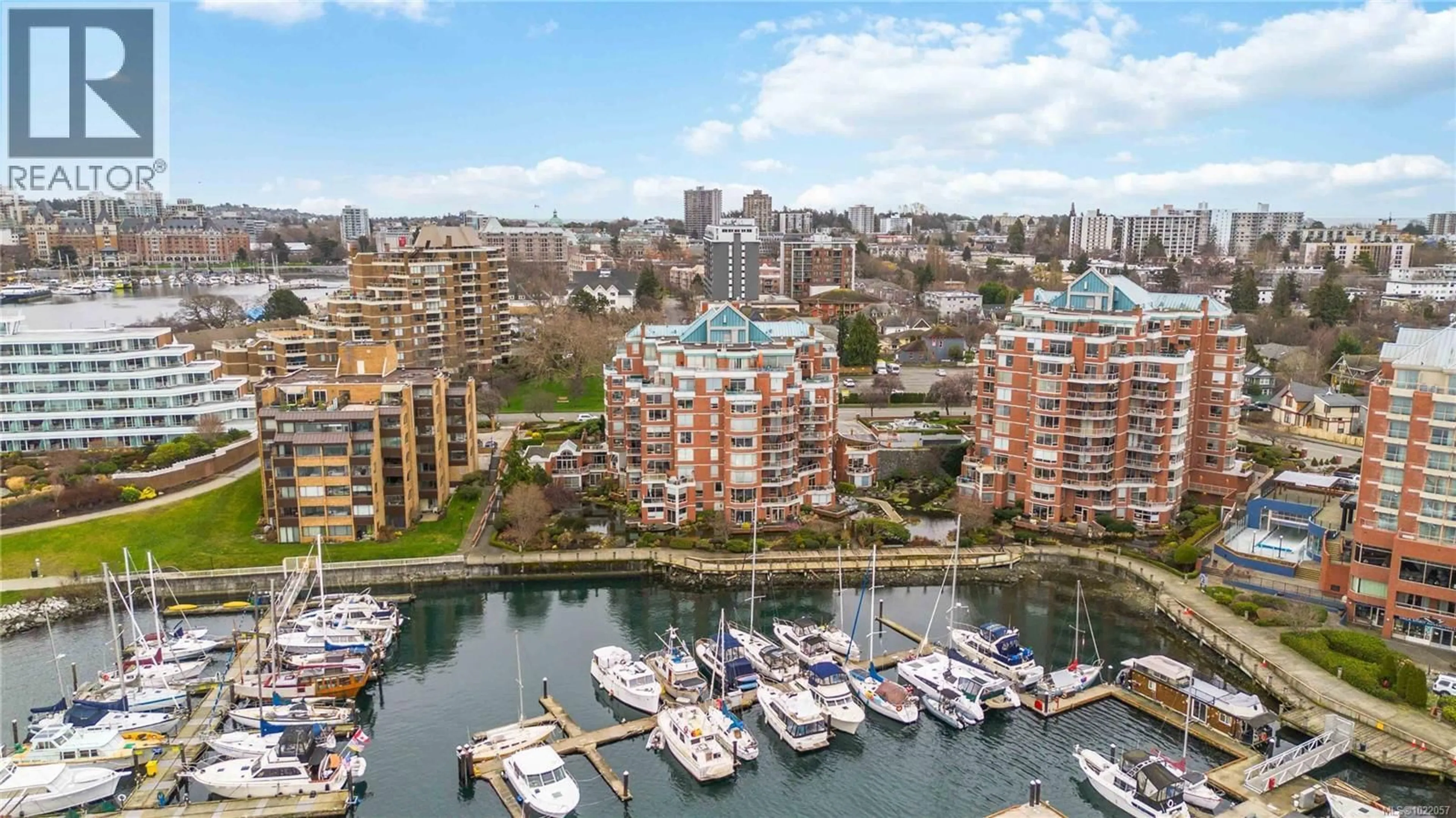 A pic from outside/outdoor area/front of a property/back of a property/a pic from drone, water/lake/river/ocean view for 500 - 636 MONTREAL STREET, Victoria British Columbia V8V4Y2