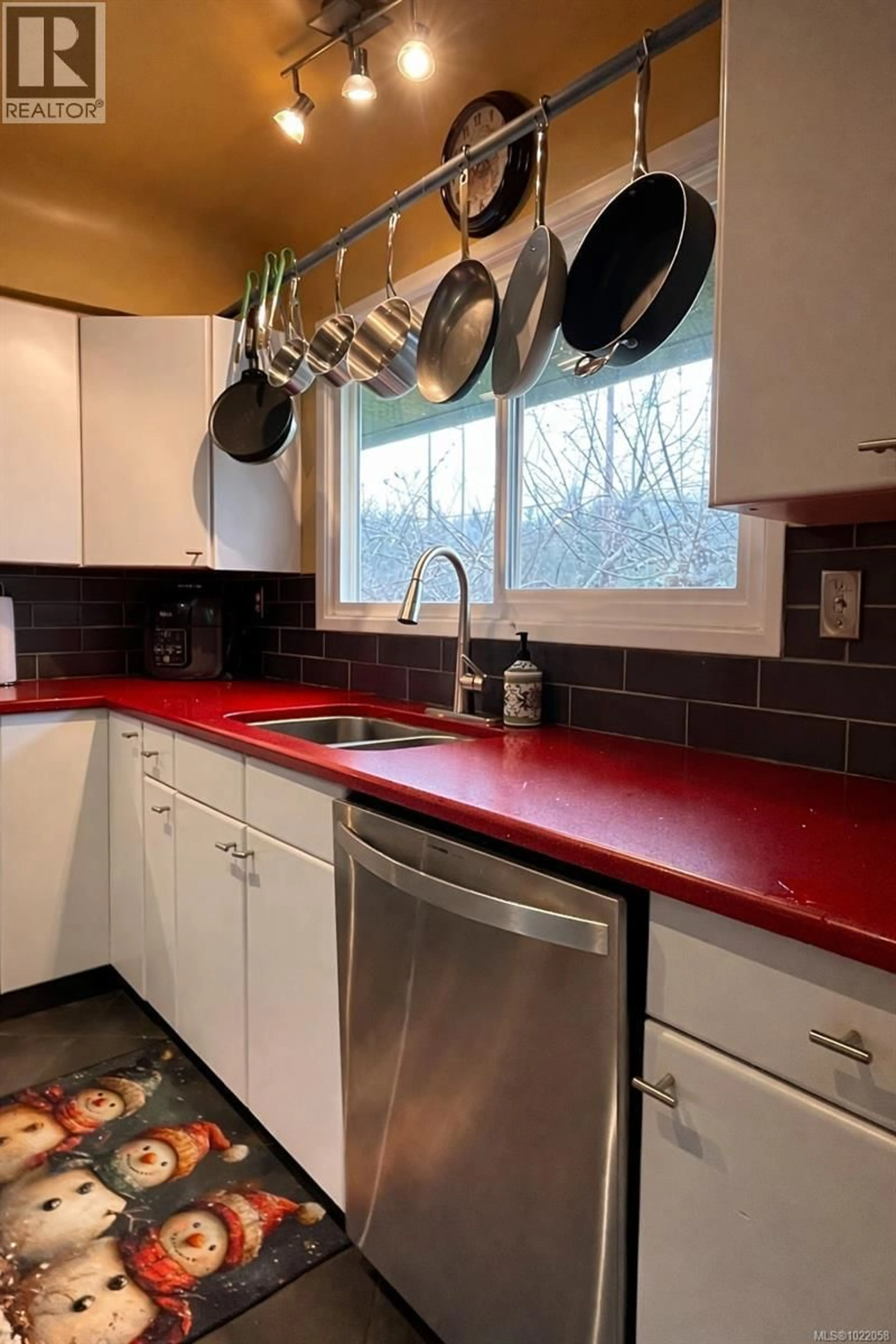 Standard kitchen, ceramic/tile floor for 7521 PORIER ROAD, Sooke British Columbia V9Z0J6