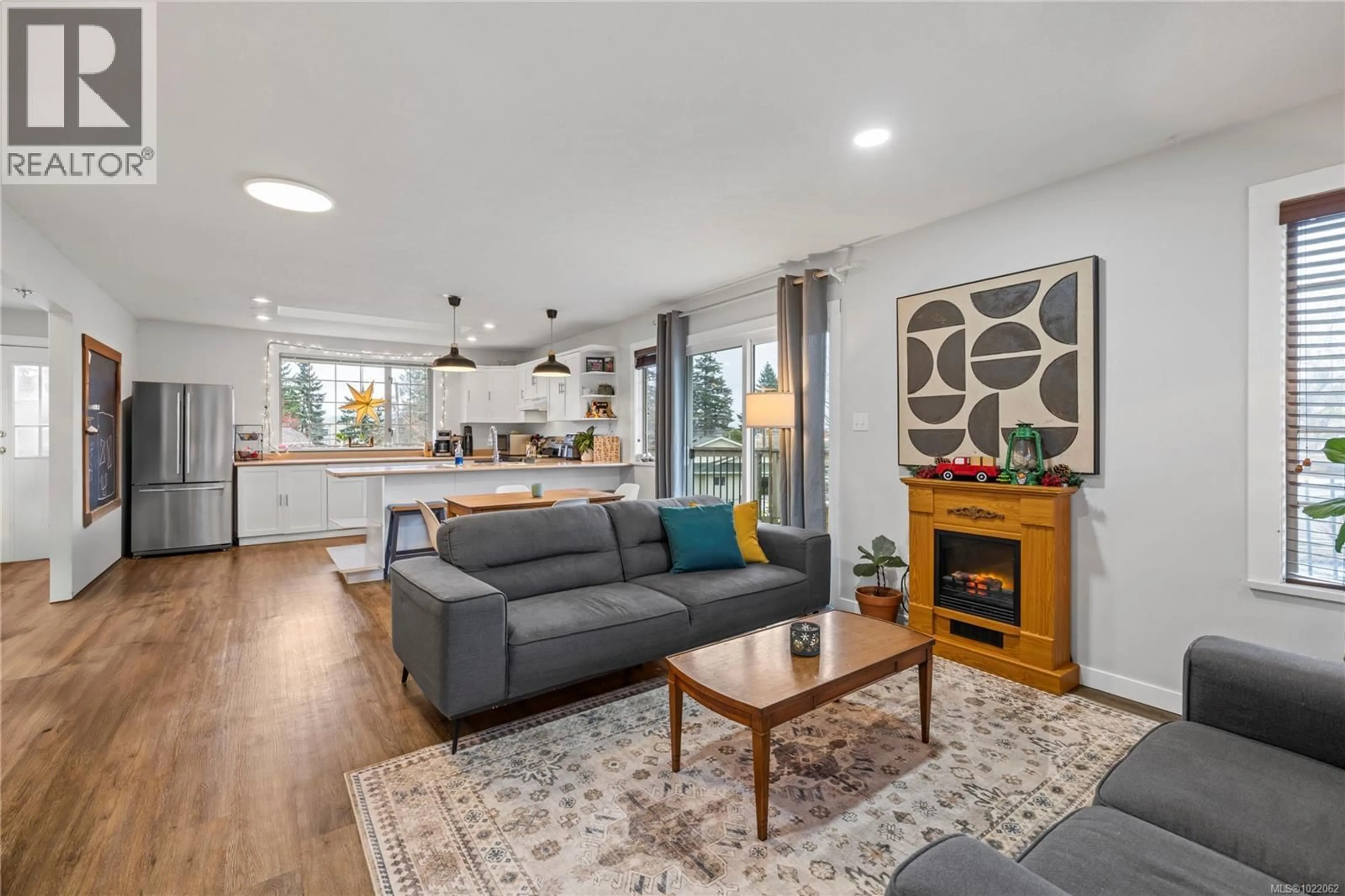 Open concept kitchen, unknown for 1117 CLOKE ROAD, Ladysmith British Columbia V9G1A3