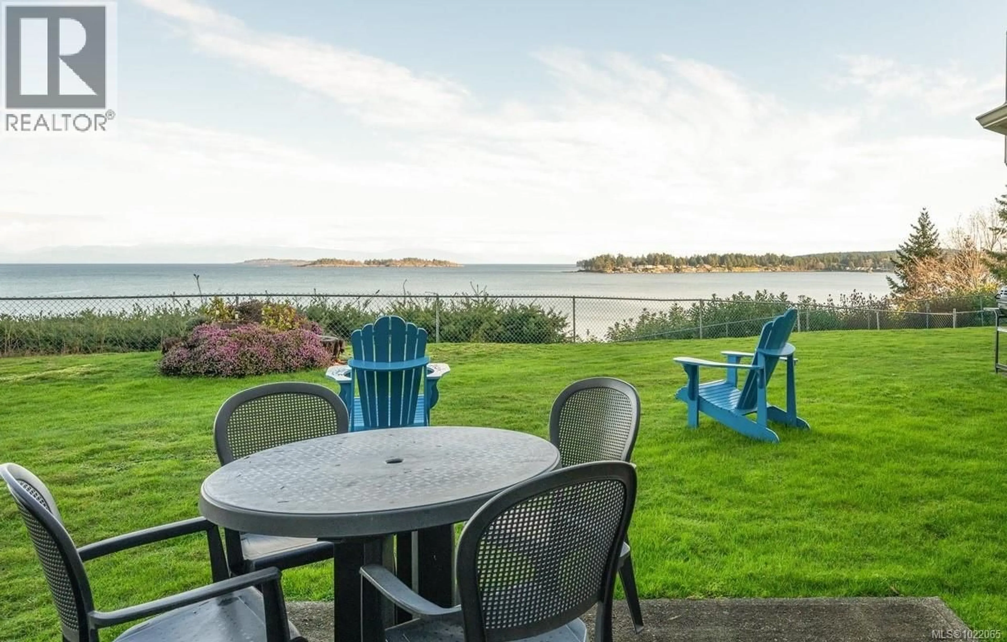 Patio, water/lake/river/ocean view for 28 - 1145 RESORT DRIVE, Parksville British Columbia V9P2E3
