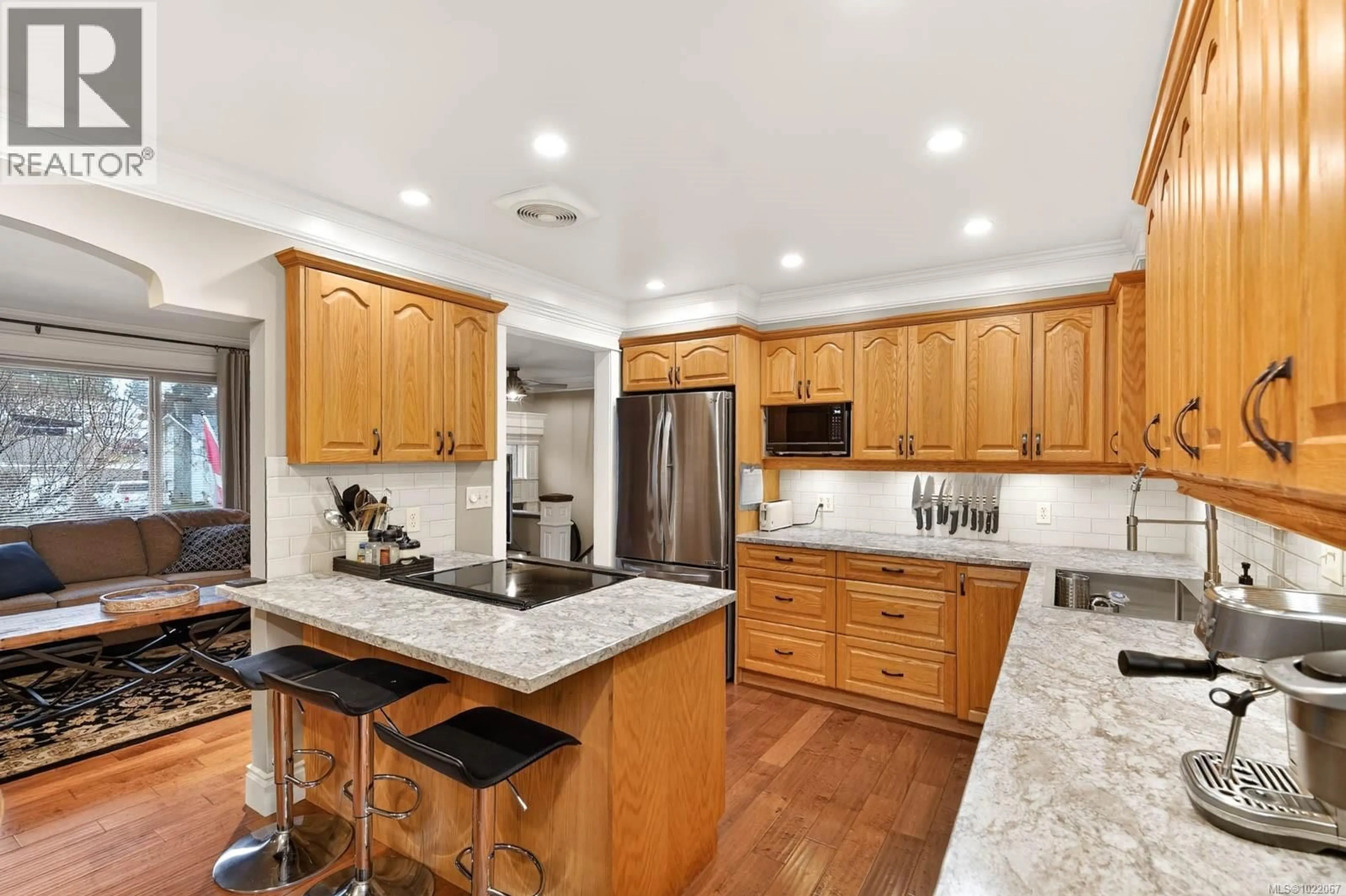 Open concept kitchen, unknown for 5424 HASLAM DRIVE, Port Alberni British Columbia V9Y7Y8