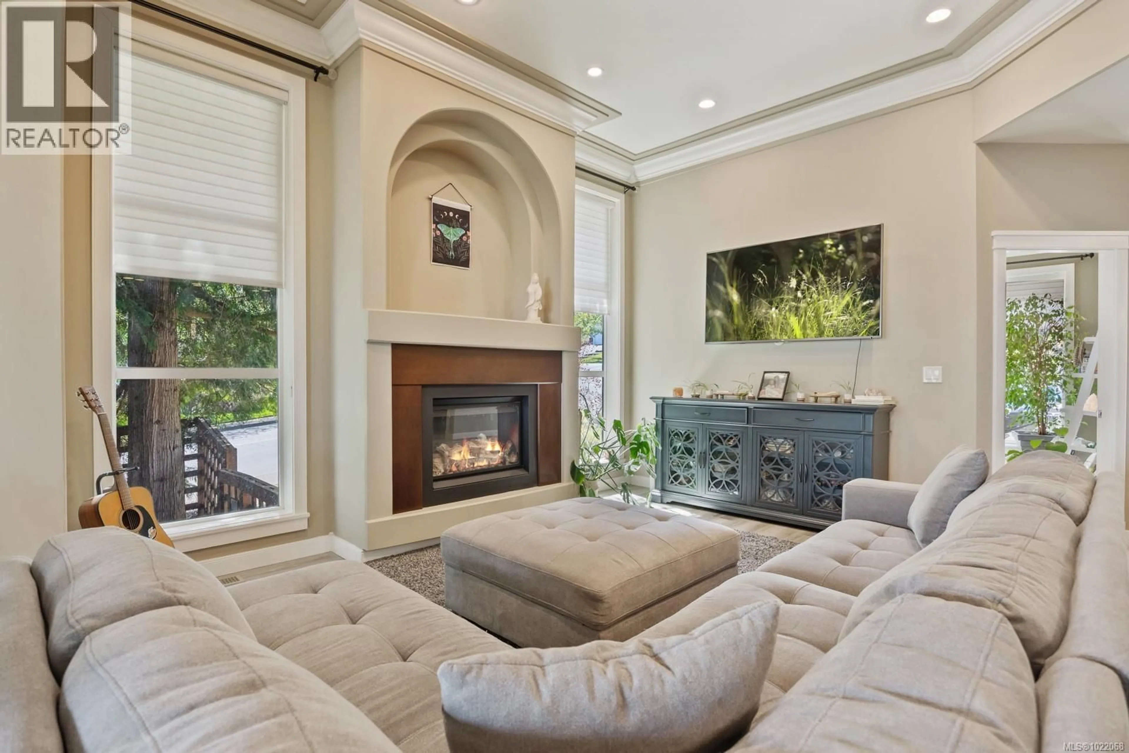 Living room with furniture, ceramic/tile floor for 3101 KLANAWA CRESCENT, Courtenay British Columbia V9N3Z9