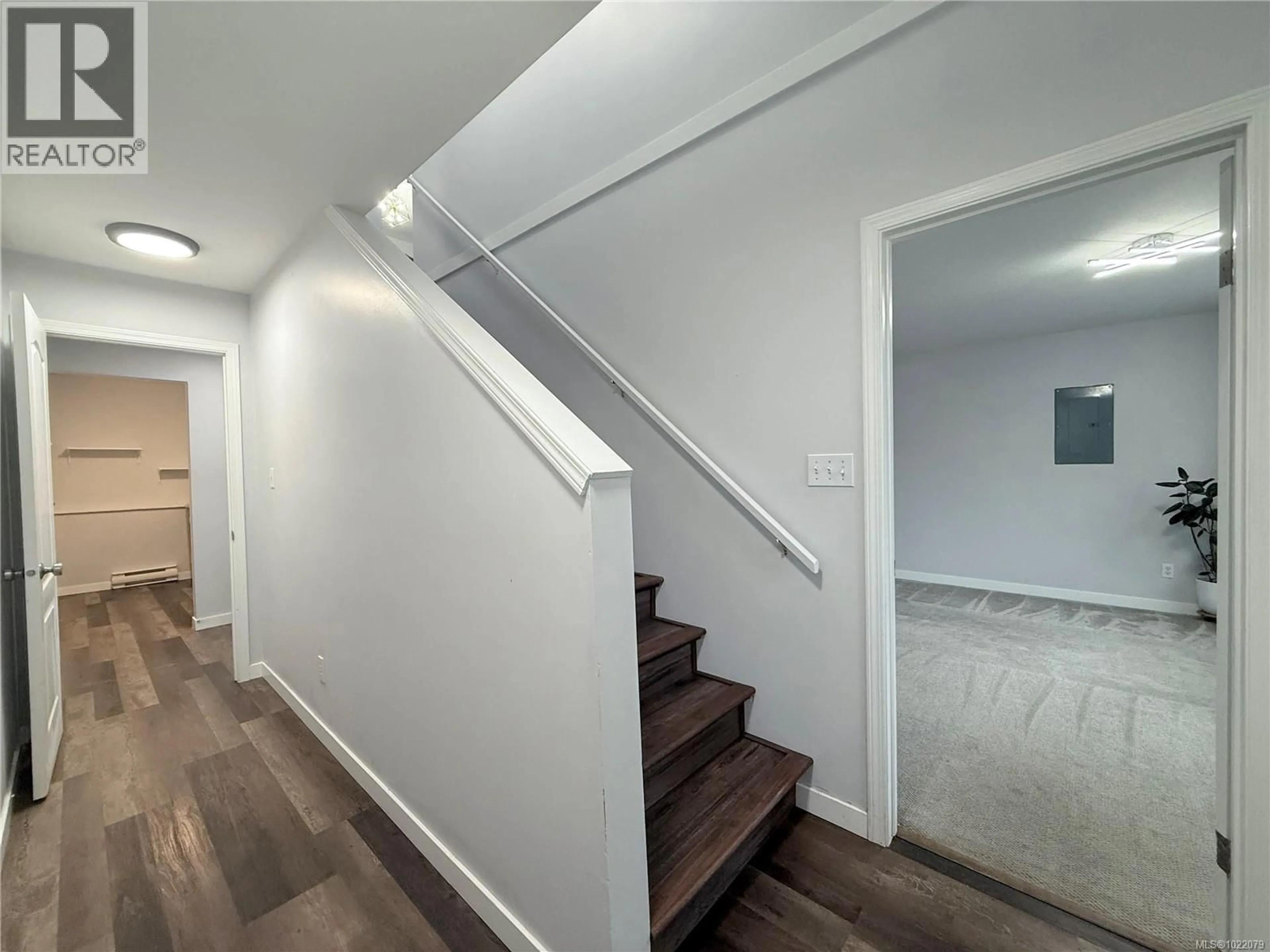 Stairs for 462 CANDY LANE, Campbell River British Columbia V9W7Y8